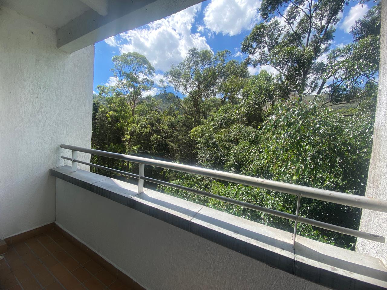 Se Arrienda Amplio e Iliminado Apartamento en Madera, Bello
