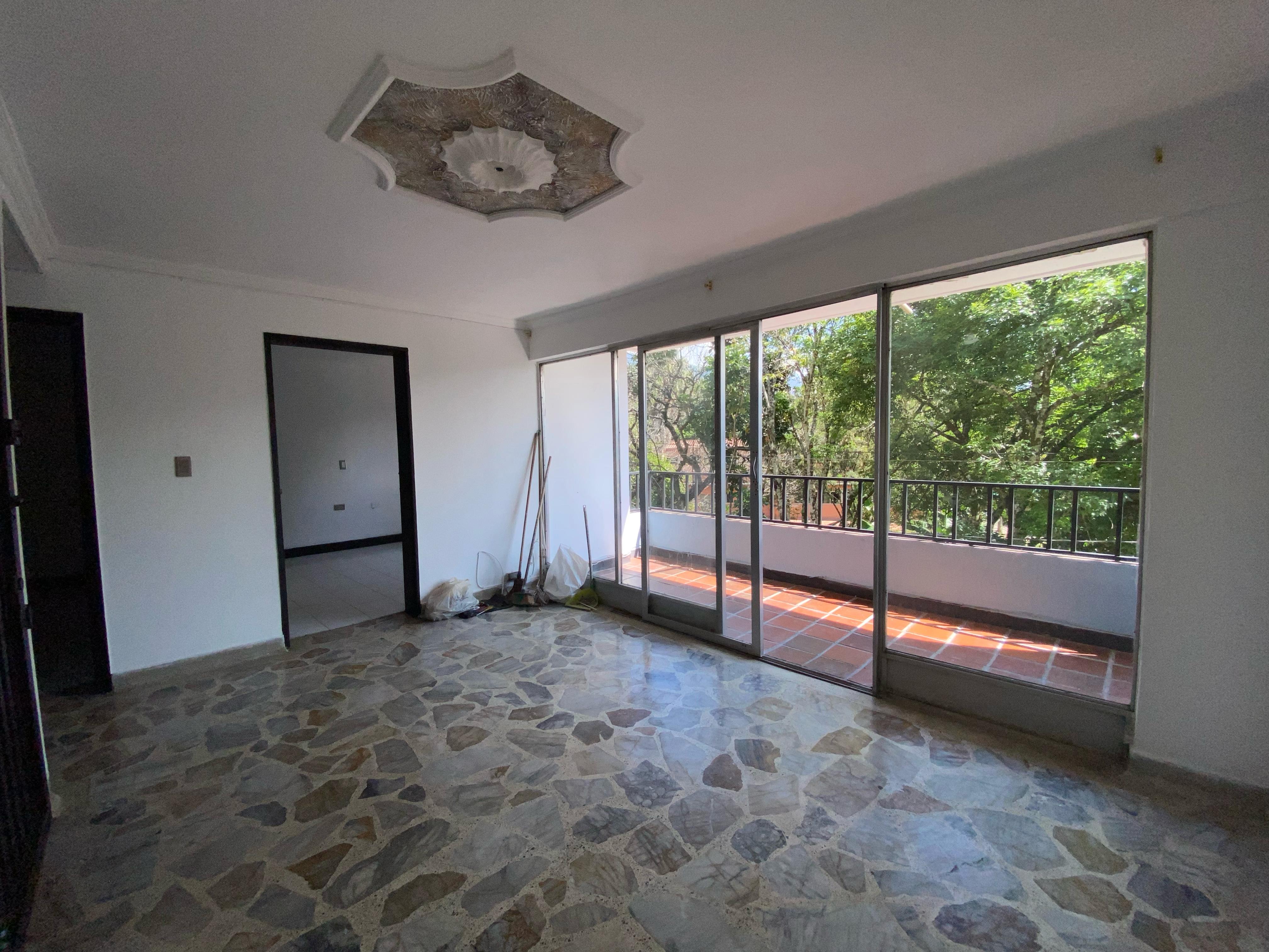 Se Arrienda Apartamento En La Floresta, Medellín