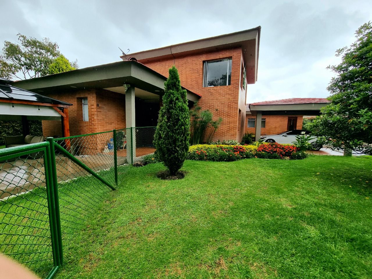 Se Vende Casa Lote de 1.800 mts2 Suba Bogotá