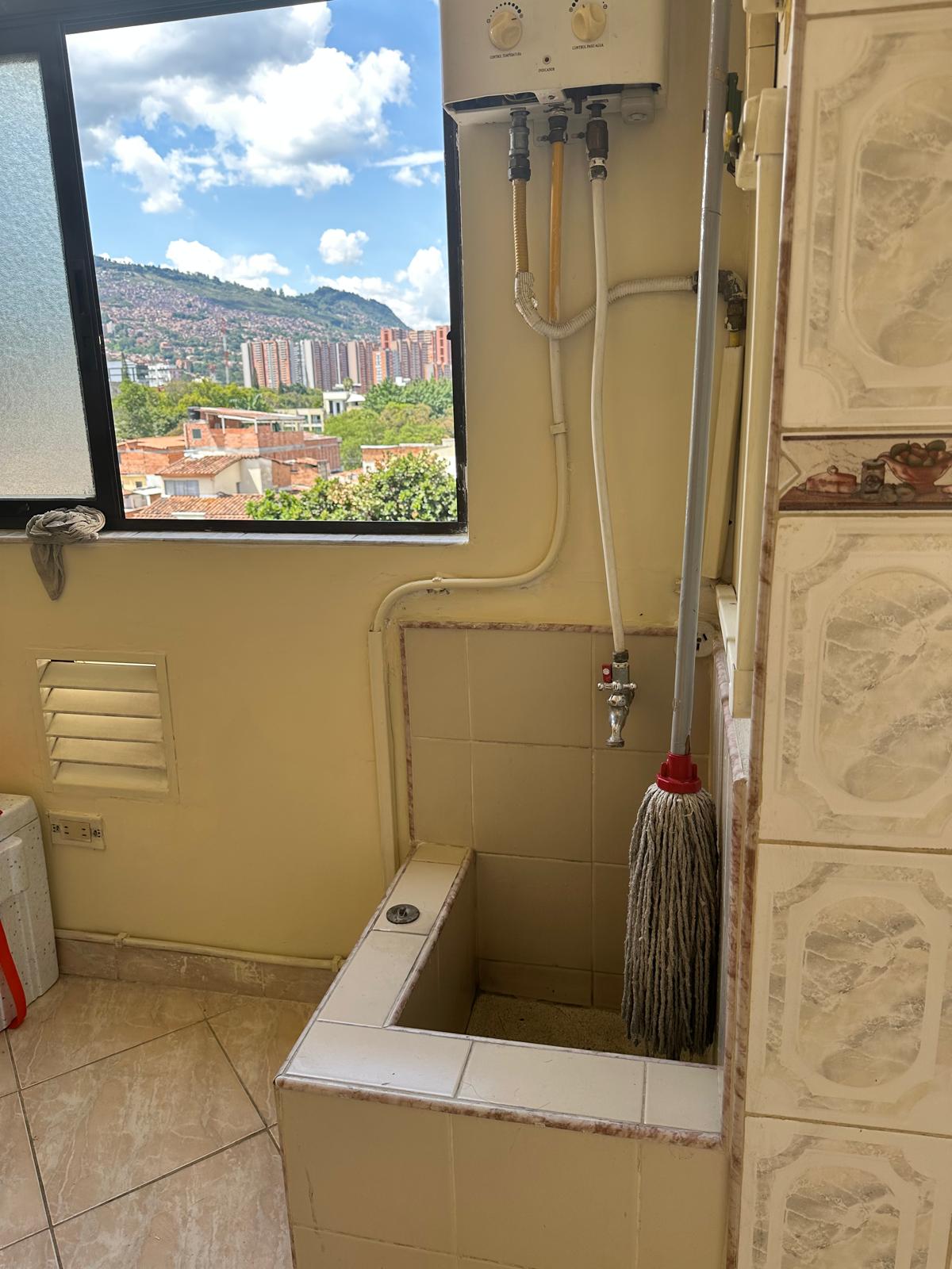 Se Arrienda Apartamento En El Estadio, Medellin