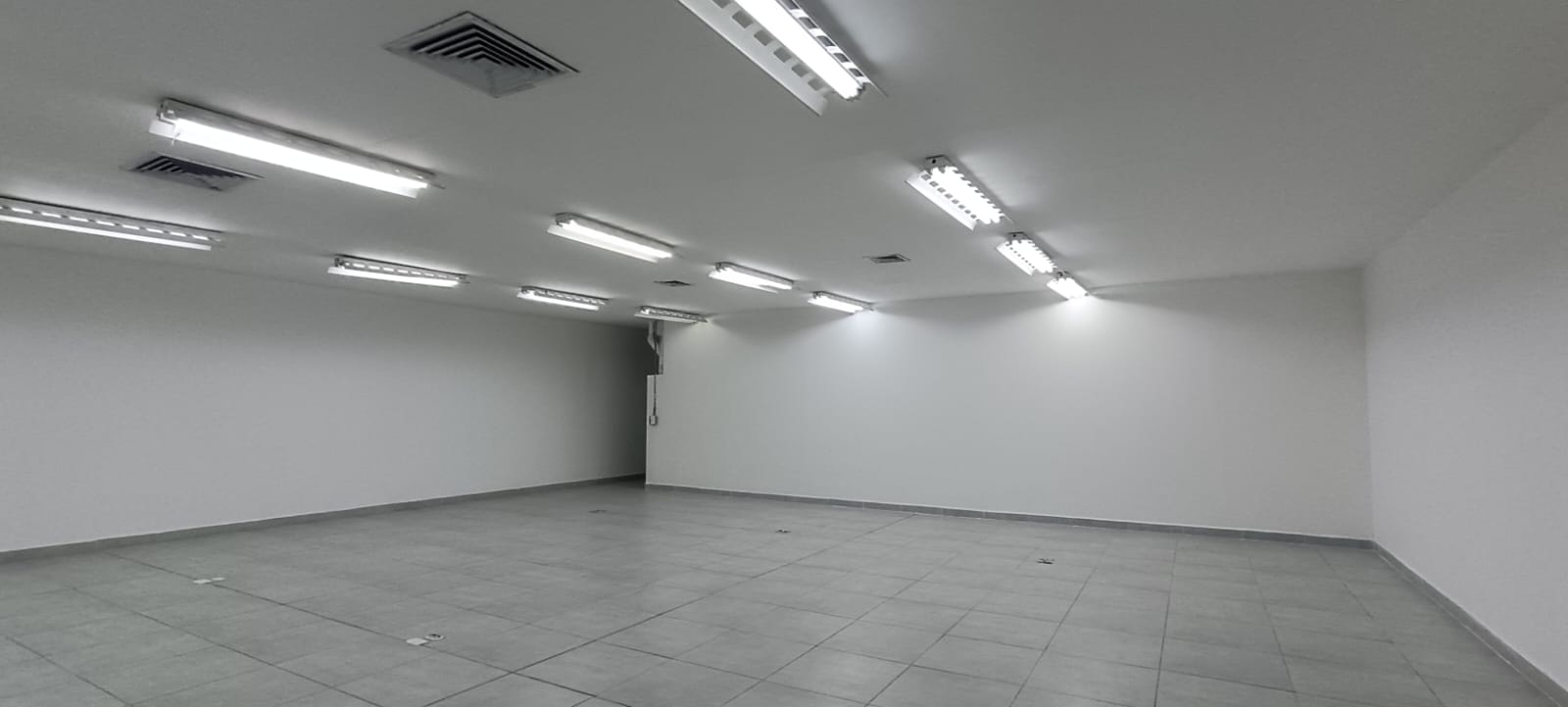 Se Arrienda Local en Carlos E Restrepo, Medellín