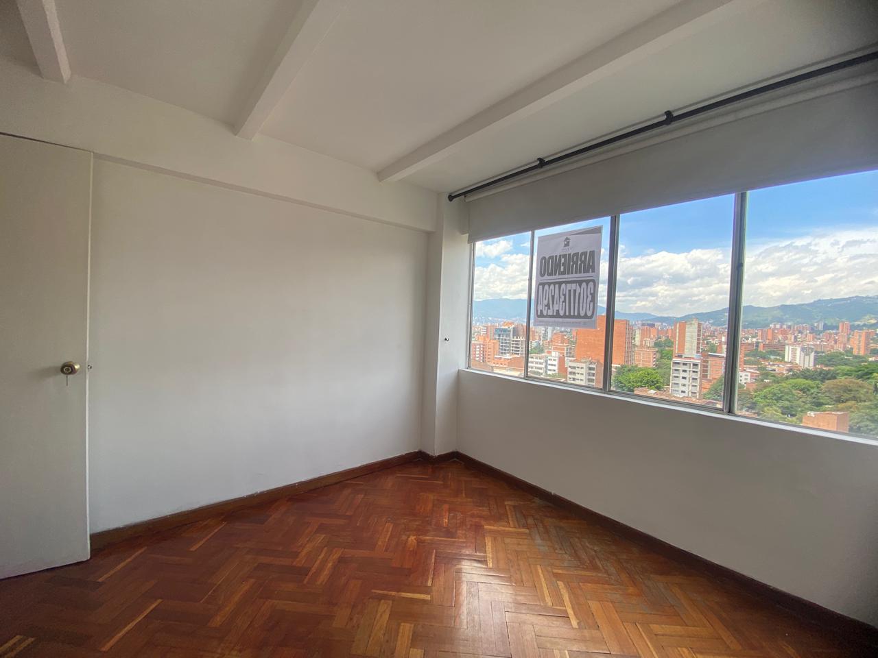 Iluminado Apartamento para Arriendo en Calasanz, Medellín