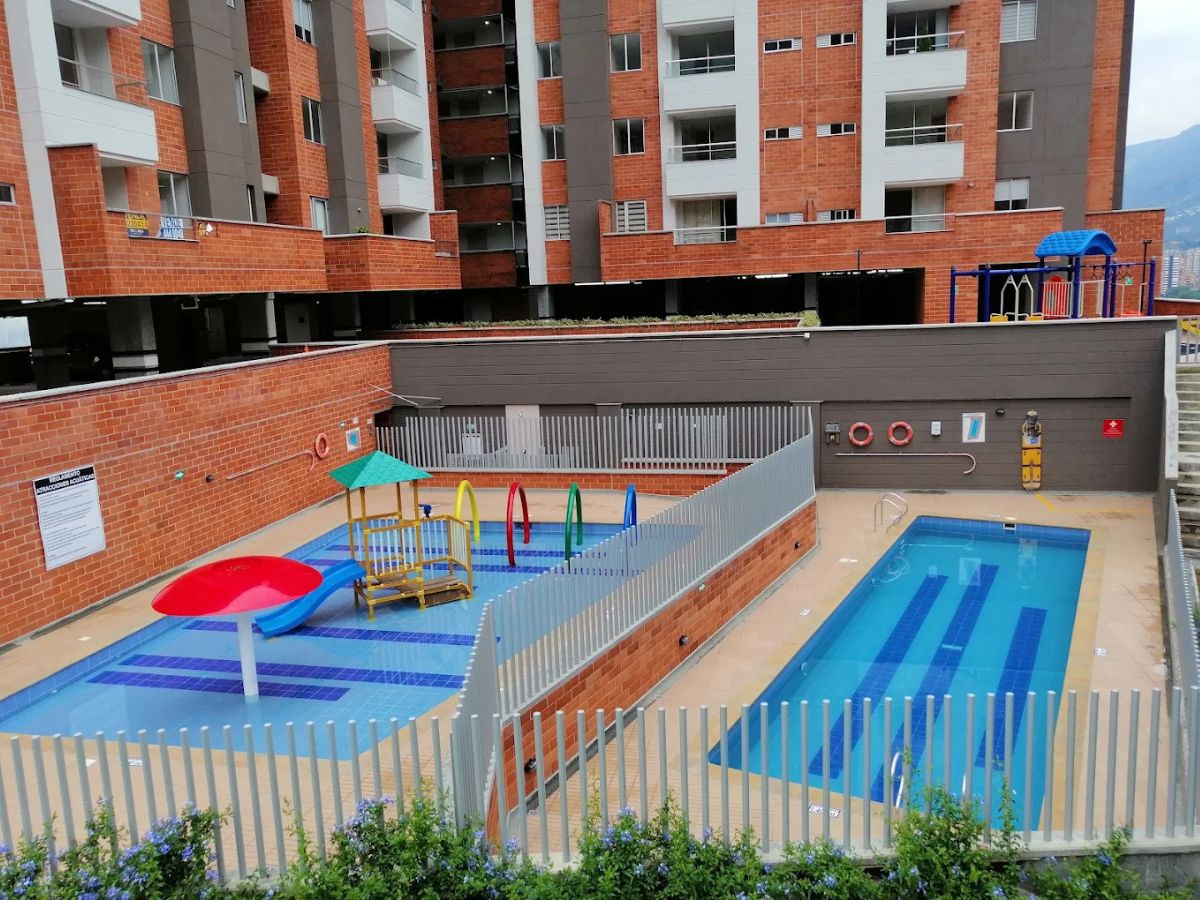Apartamento en Venta Aluna Envigado | Parqueadero y Cuarto Útil