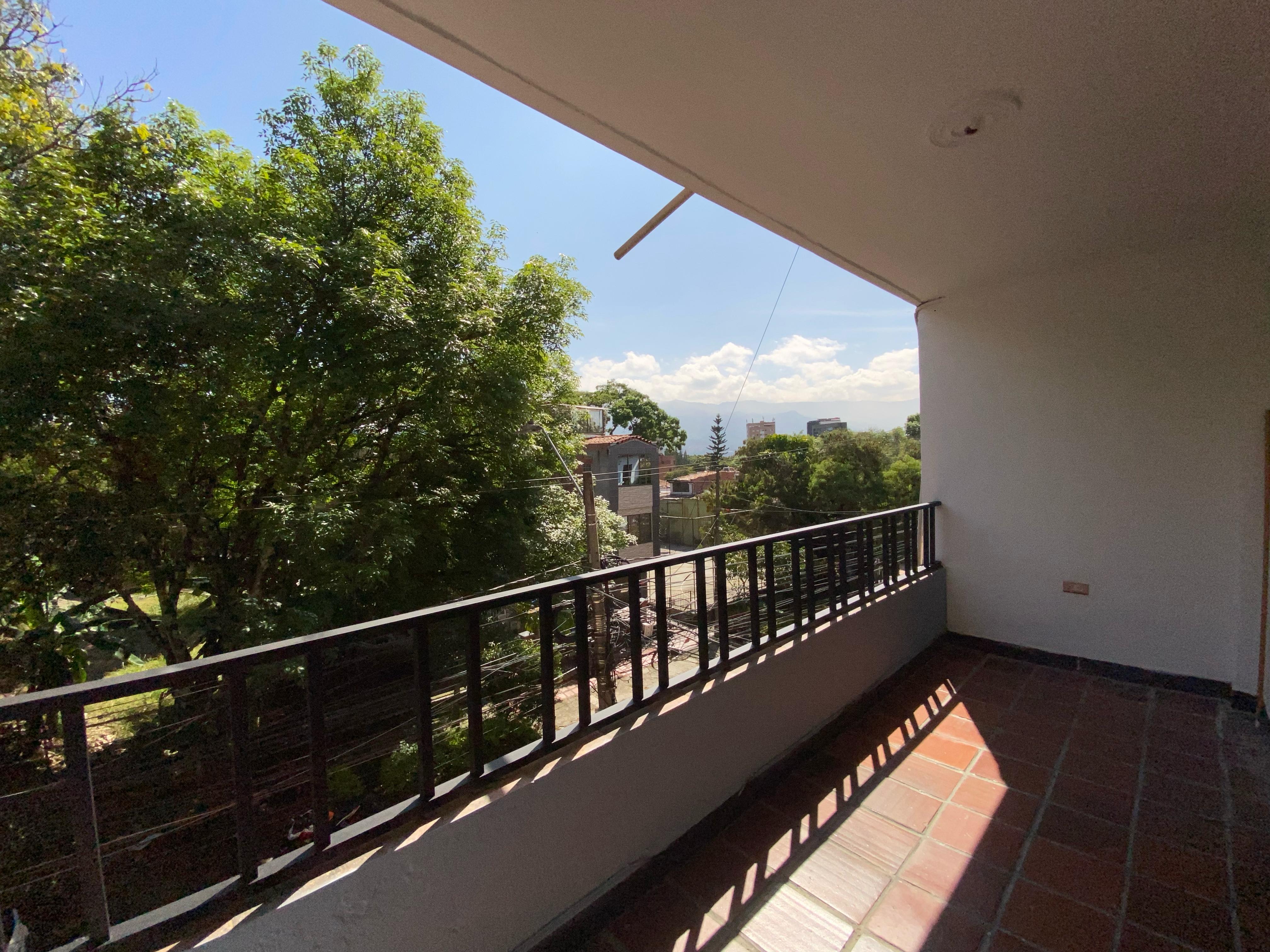 Se Arrienda Apartamento En La Floresta, Medellín