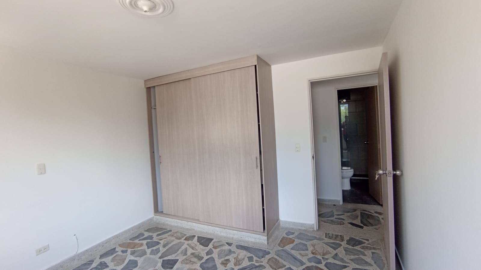 Se Vende Apartamento En Pilarica, Medellin