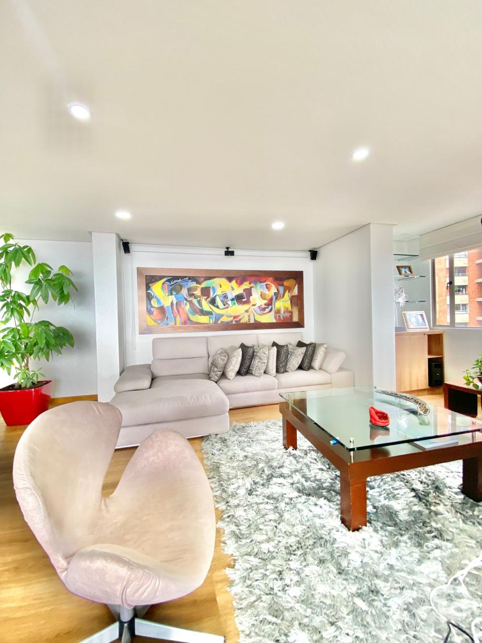 Se Arrienda Apartamento En El Poblado, Medellín