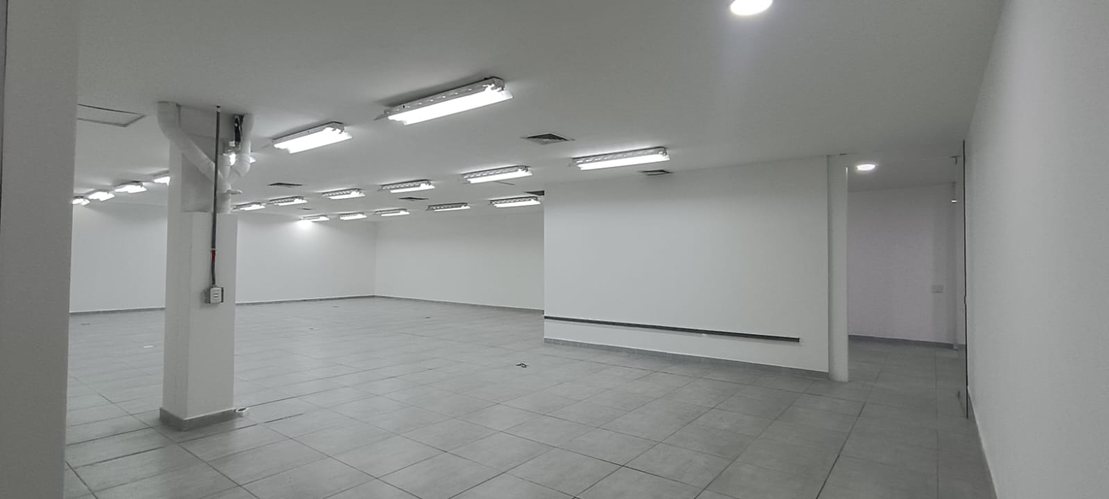 Se Arrienda Local en Carlos E Restrepo, Medellín