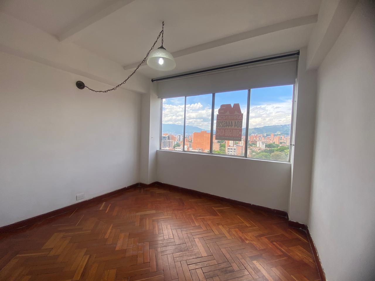 Iluminado Apartamento para Arriendo en Calasanz, Medellín