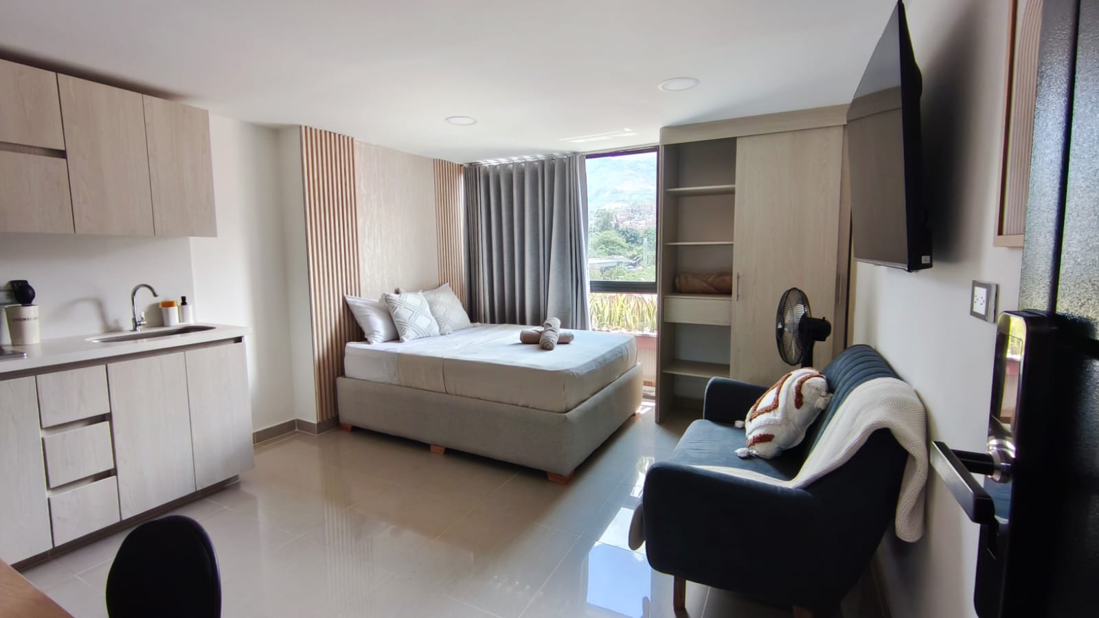 Se Arrienda Apartaestudio Amoblado, en San Javier, Medellín