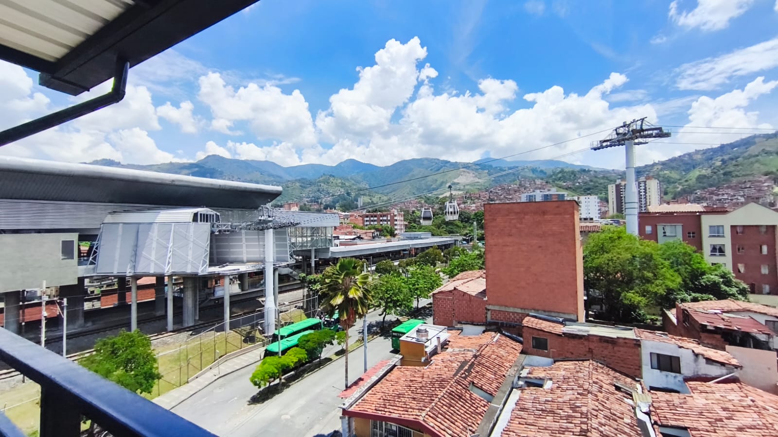 Se Arrienda Terraza Comercial Semi-Amoblada, en San Javier, Medellín