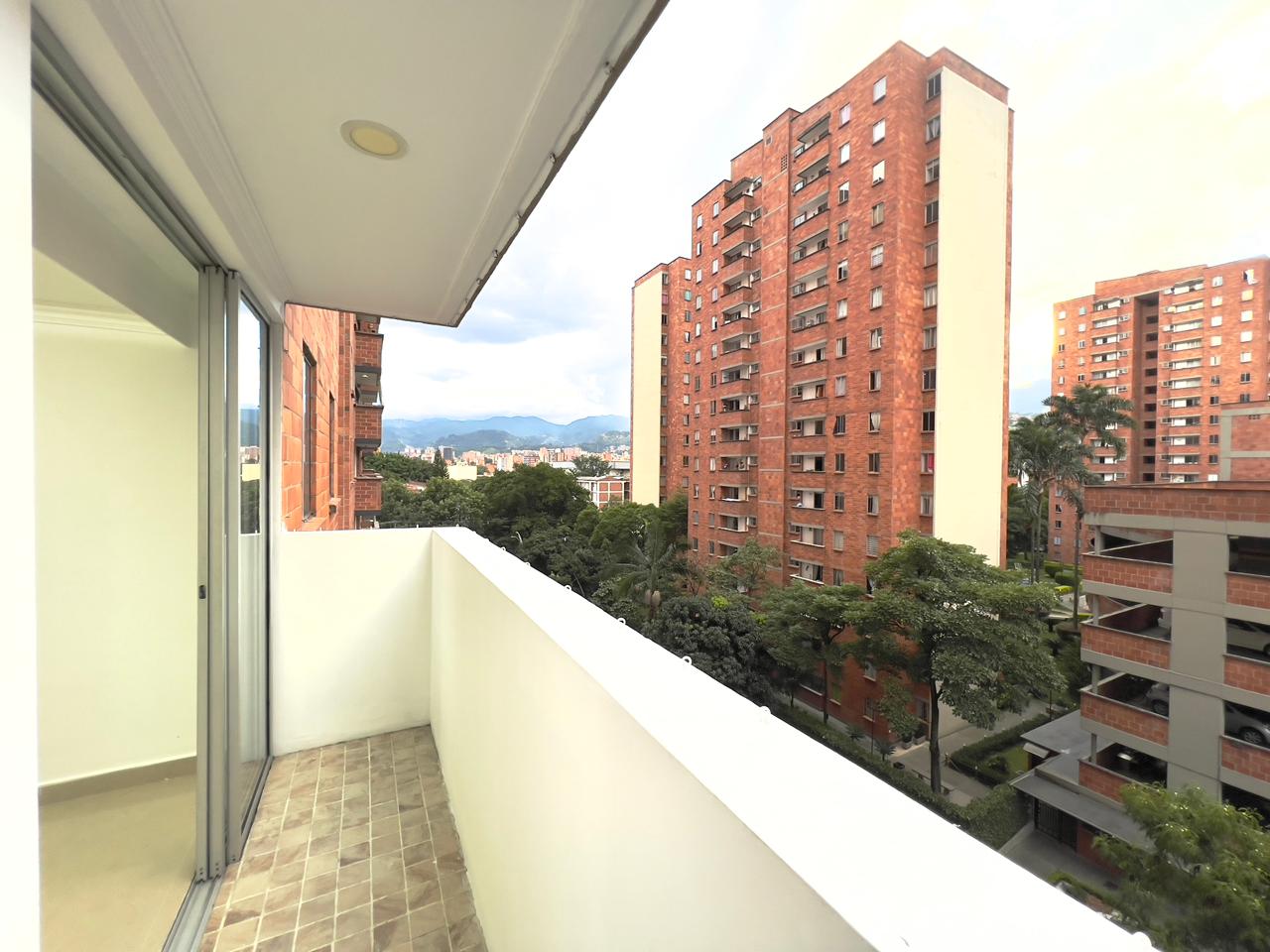Se Vende Apartamento En Los Colores, Medellin