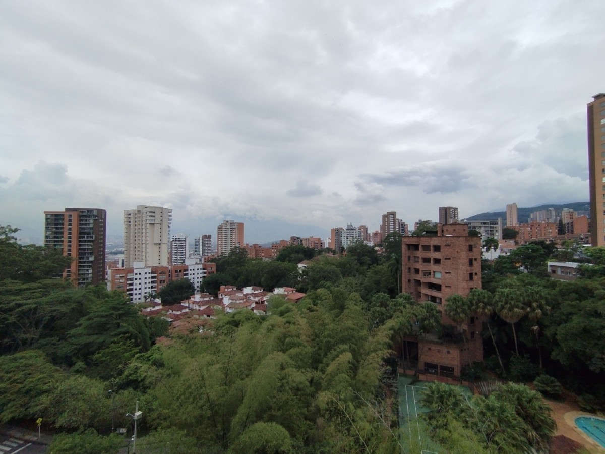 Se Arrienda Apartamento en los Balsos, El Poblado, Medellín