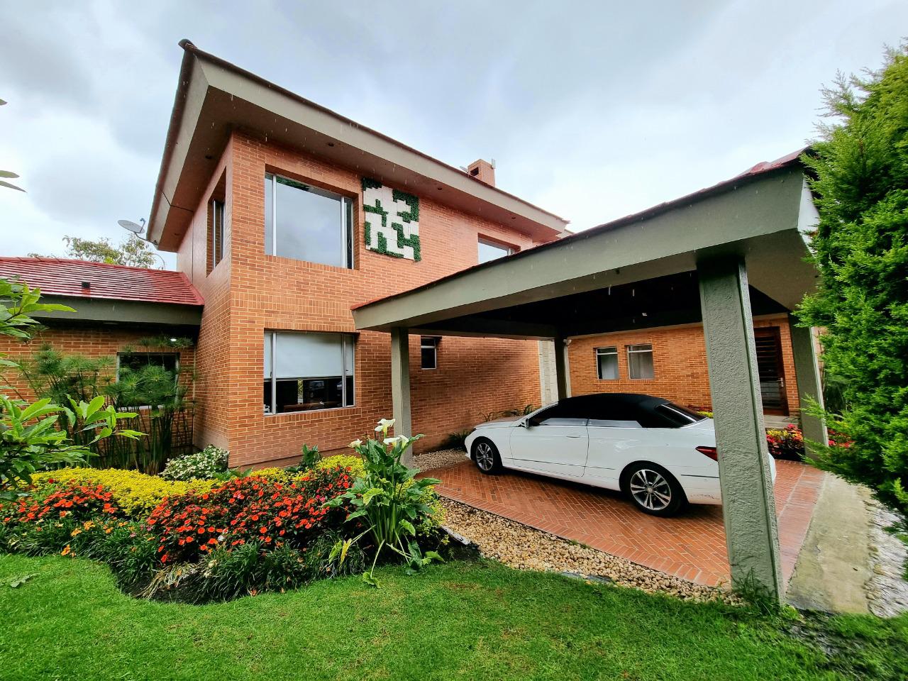 Se Vende Casa Lote de 1.800 mts2 Suba Bogotá