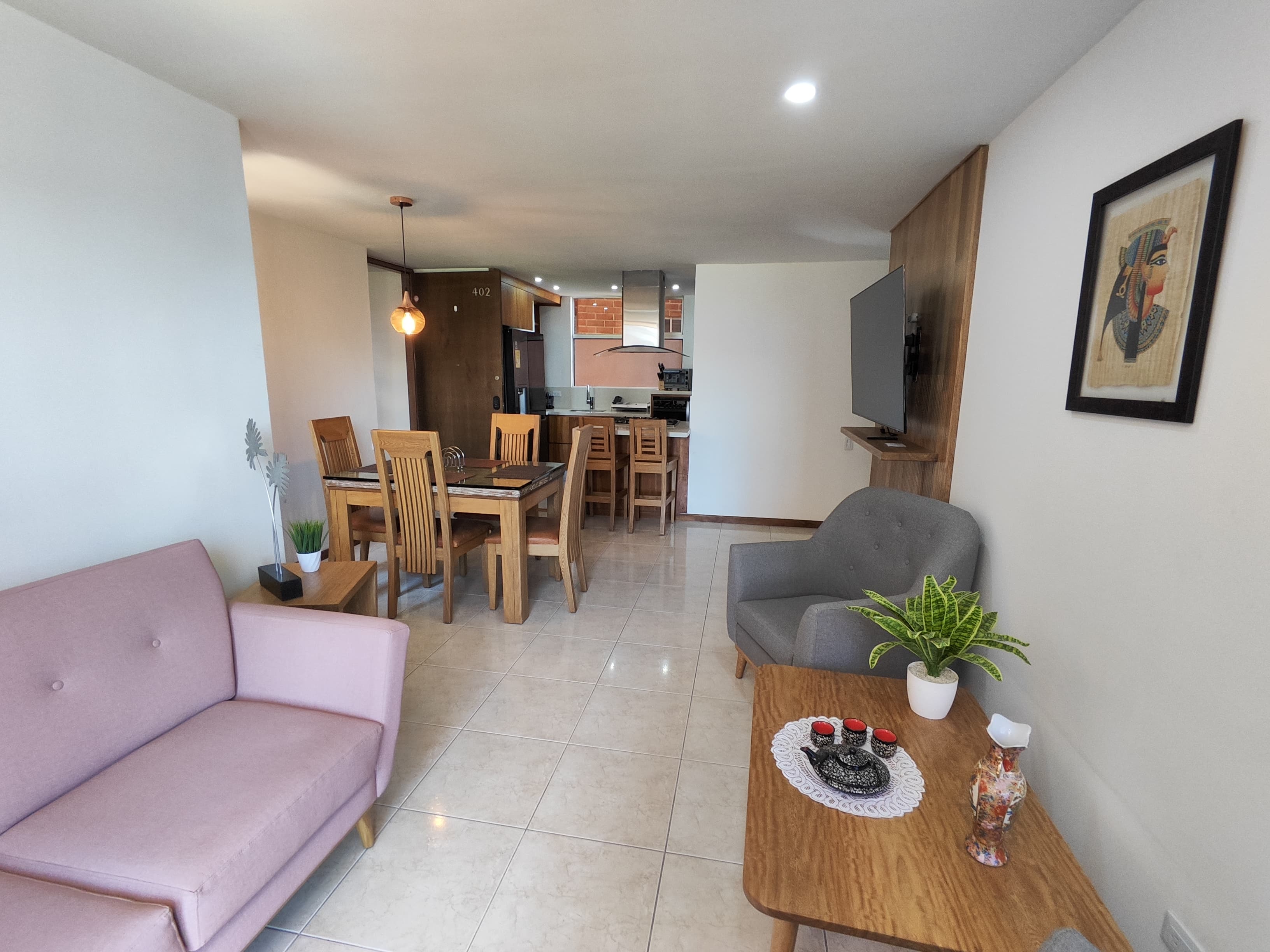 Se Arrienda Apartamento Amoblado en Castropol, Medellín
