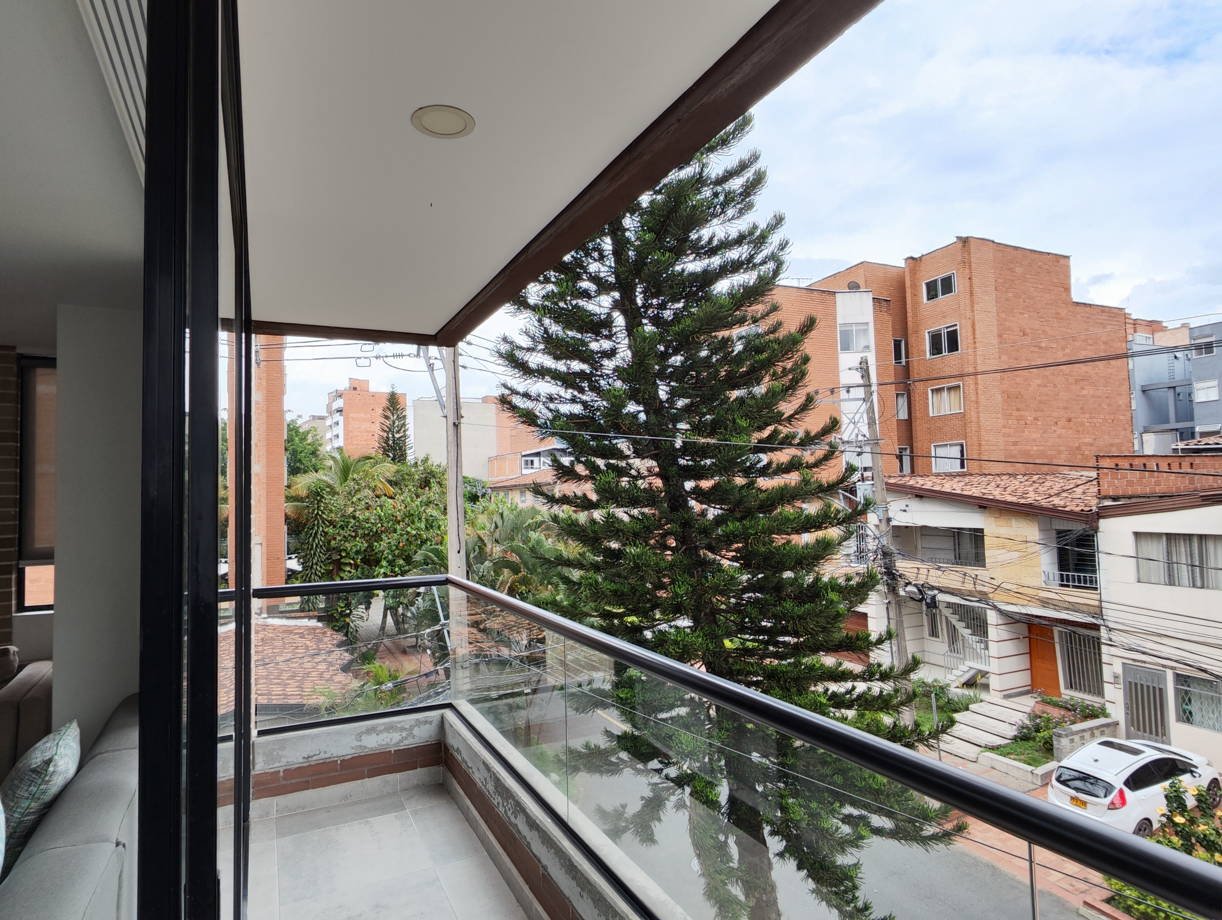 Se Arrienda Apartamento En La Castellana, Medellin