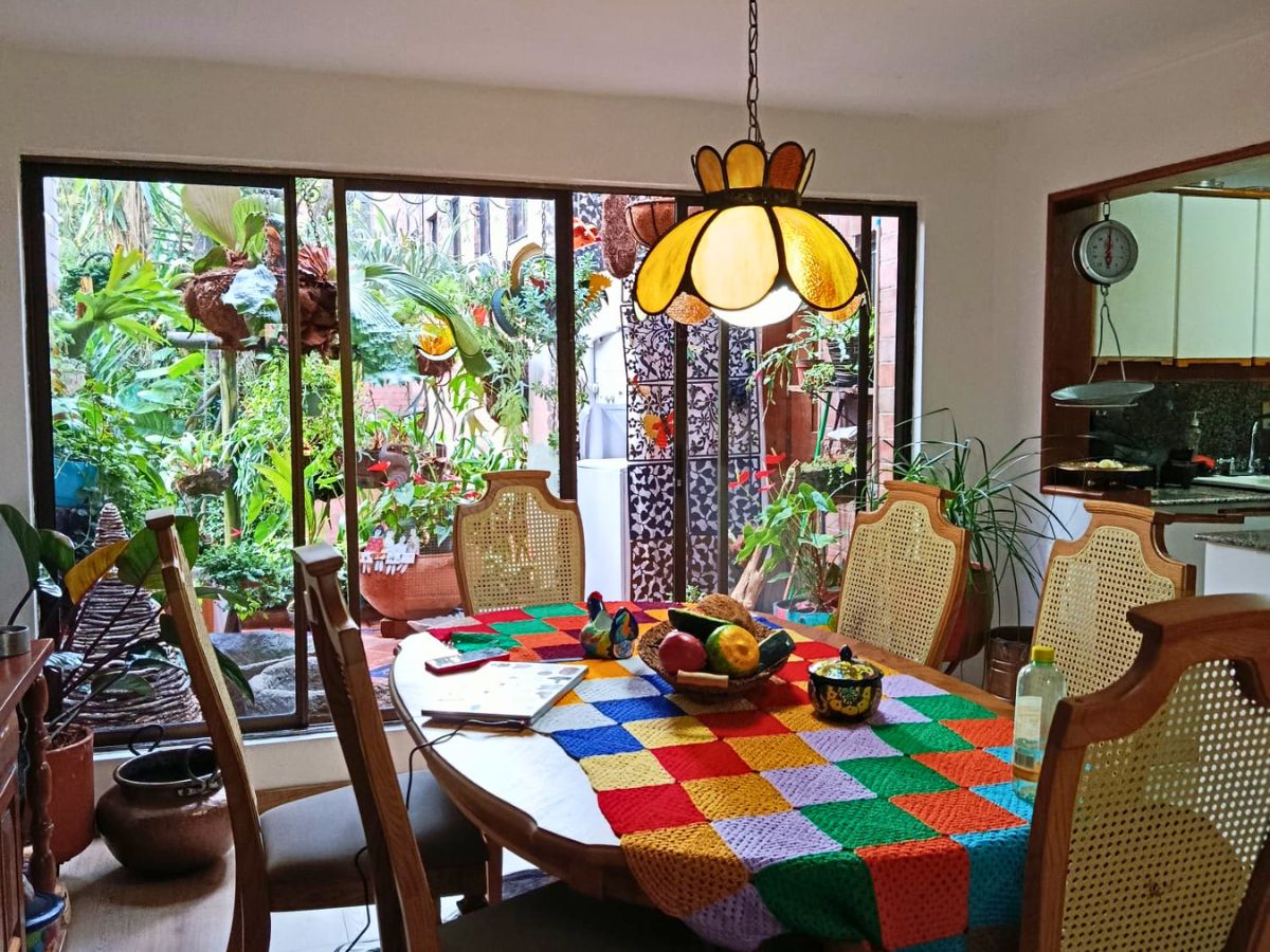 Casa en Venta en Loma de Las Brujas, Envigado – Ubicación Privilegiada