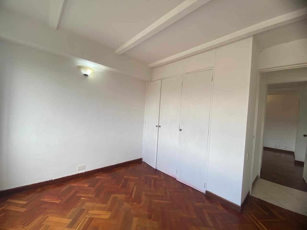 Iluminado Apartamento para Arriendo en Calasanz, Medellín