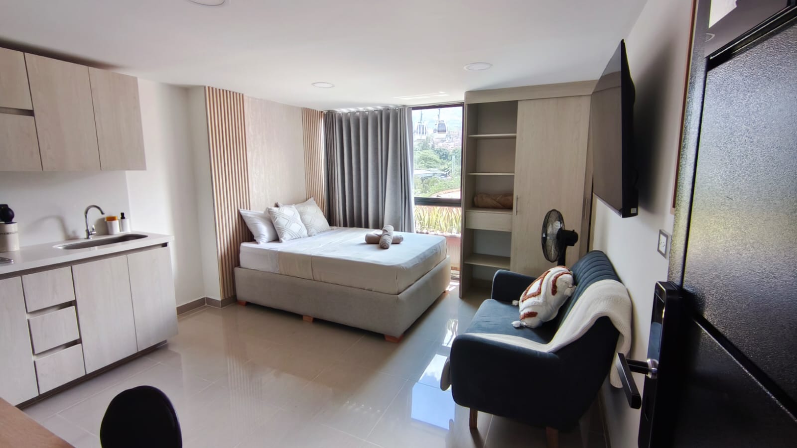 Se Arrienda Apartaestudio Amoblado, en San Javier, Medellín