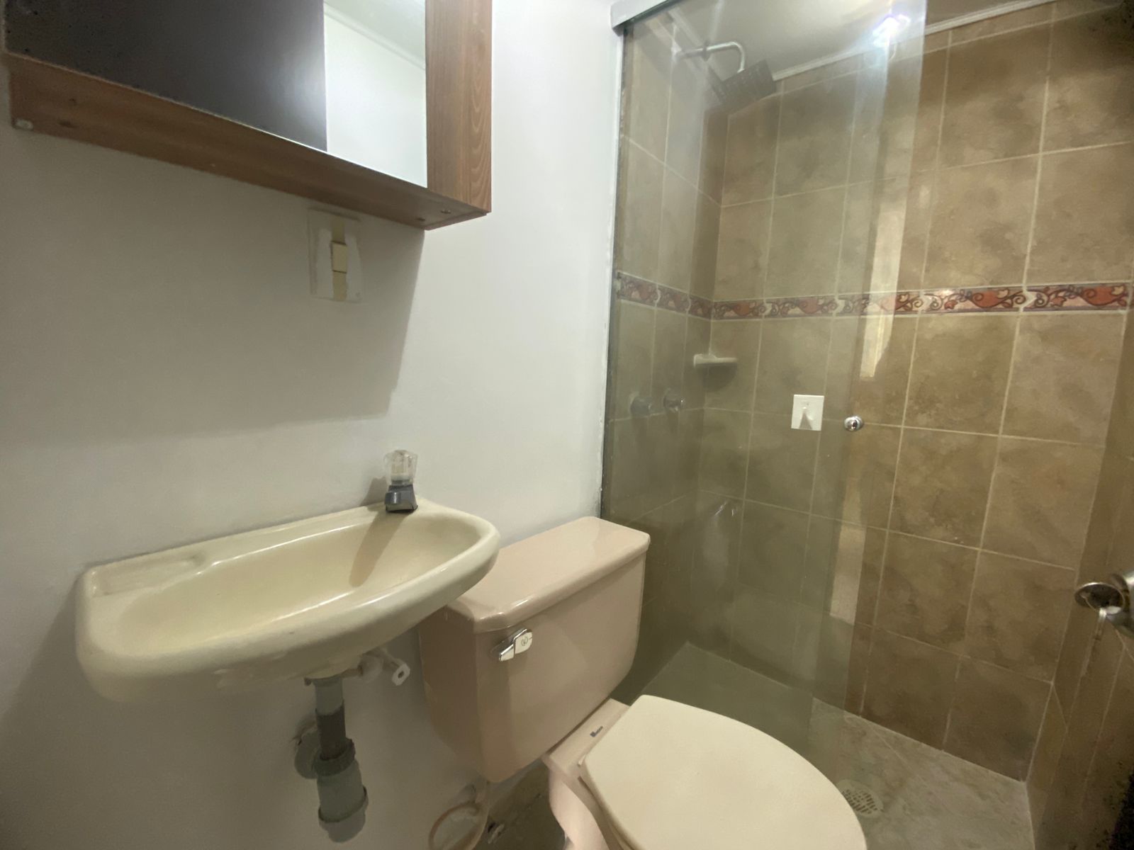 Iluminado Apartamento para Arriendo en San Javier, Medellín