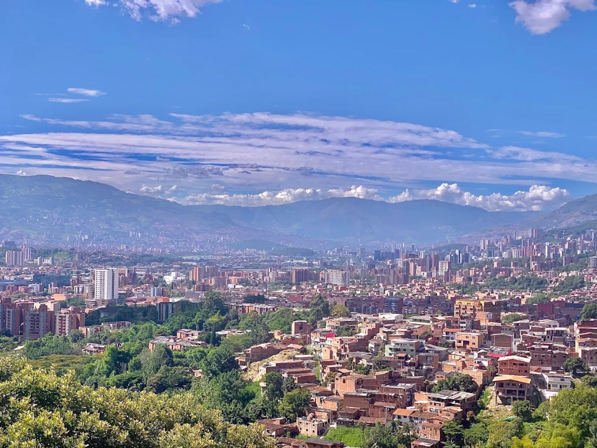 Apartamento en Venta Aluna Envigado | Parqueadero y Cuarto Útil