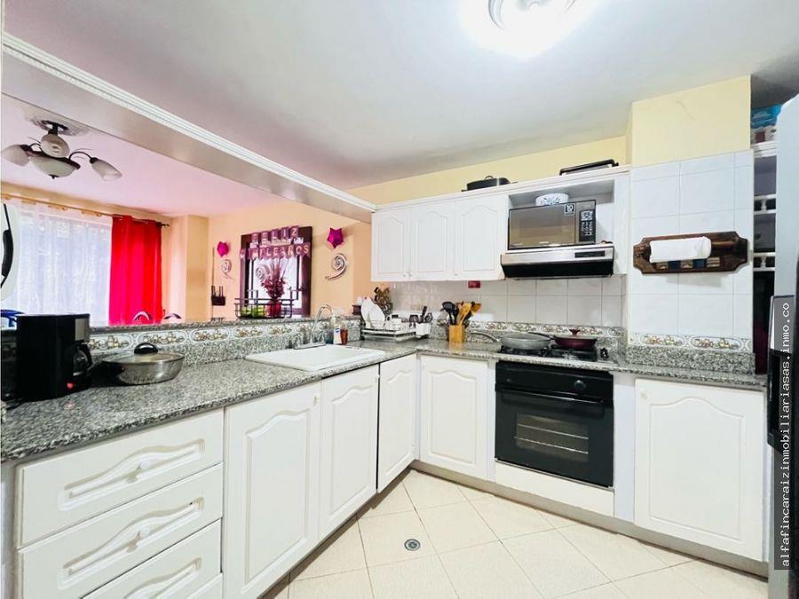 Se Vende Edificio De Cuatro Niveles En Laureles, Medellín