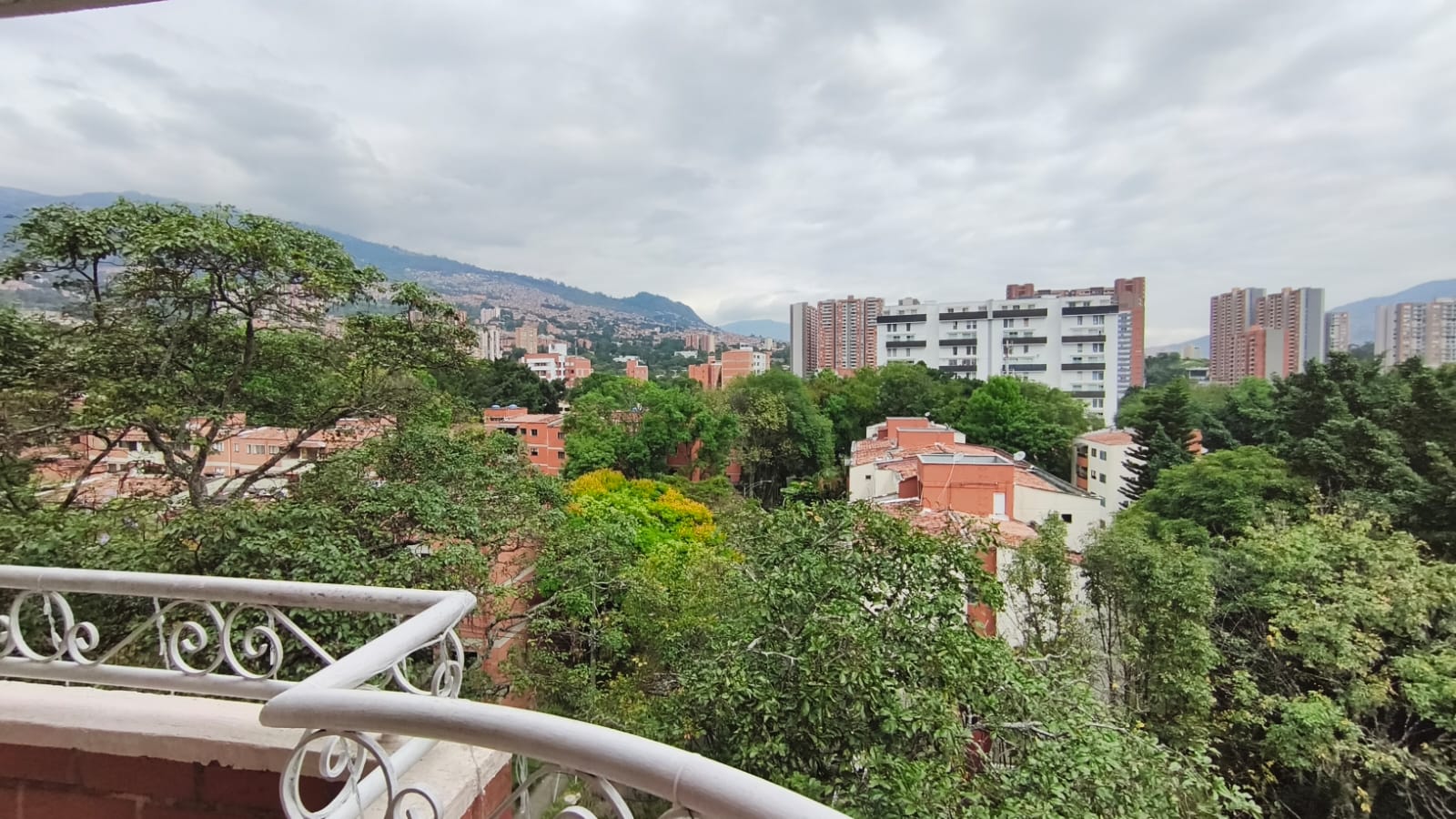 Se Arrienda Apartamento en los Colores, Medellín