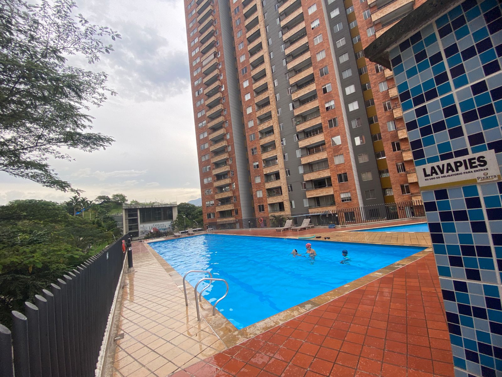 Apartamento de Lujo con Vista Panoramica en San German, Medellín
