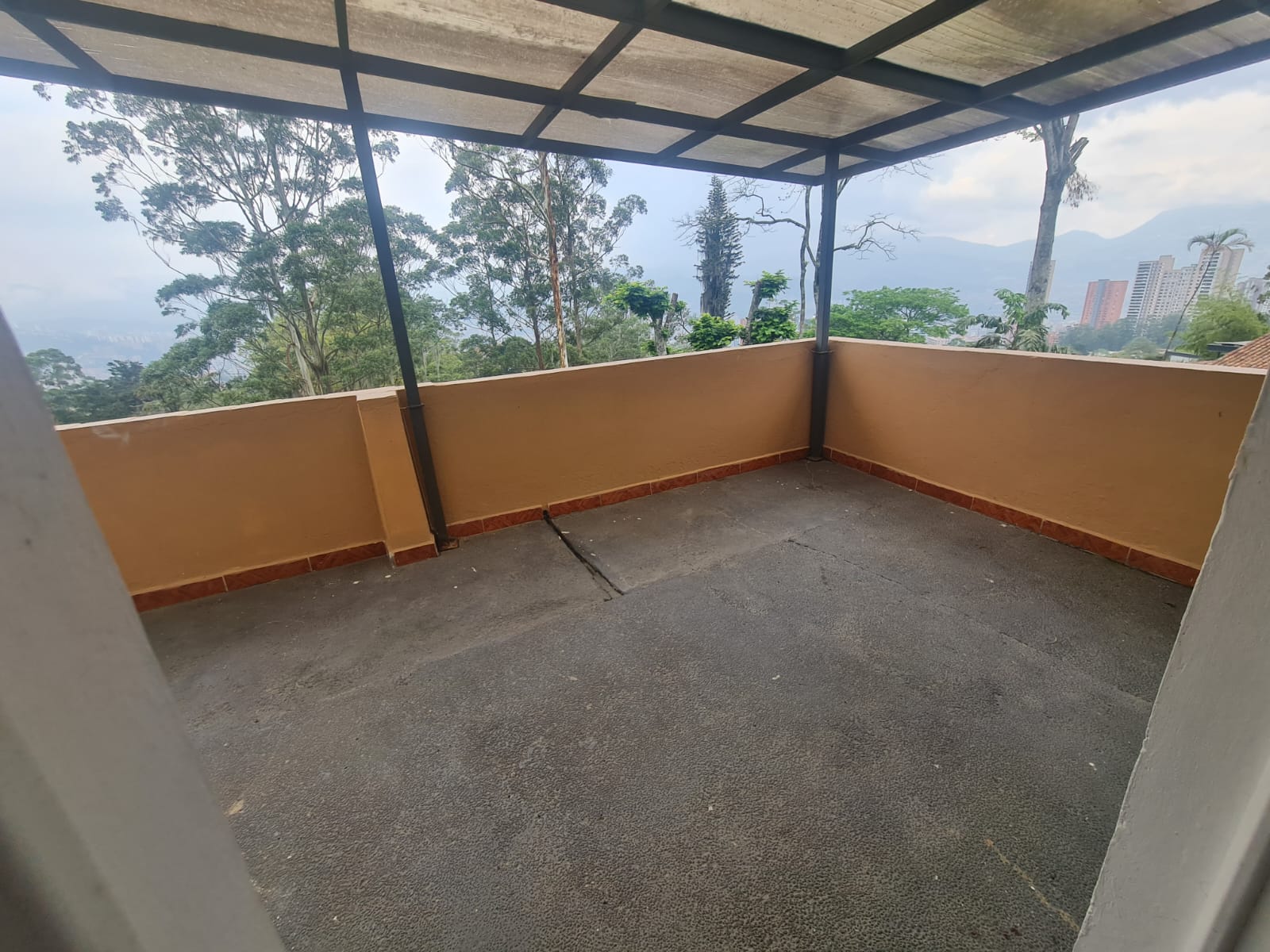 Se Arrienda Casa Campestre en el Poblado, Medellín