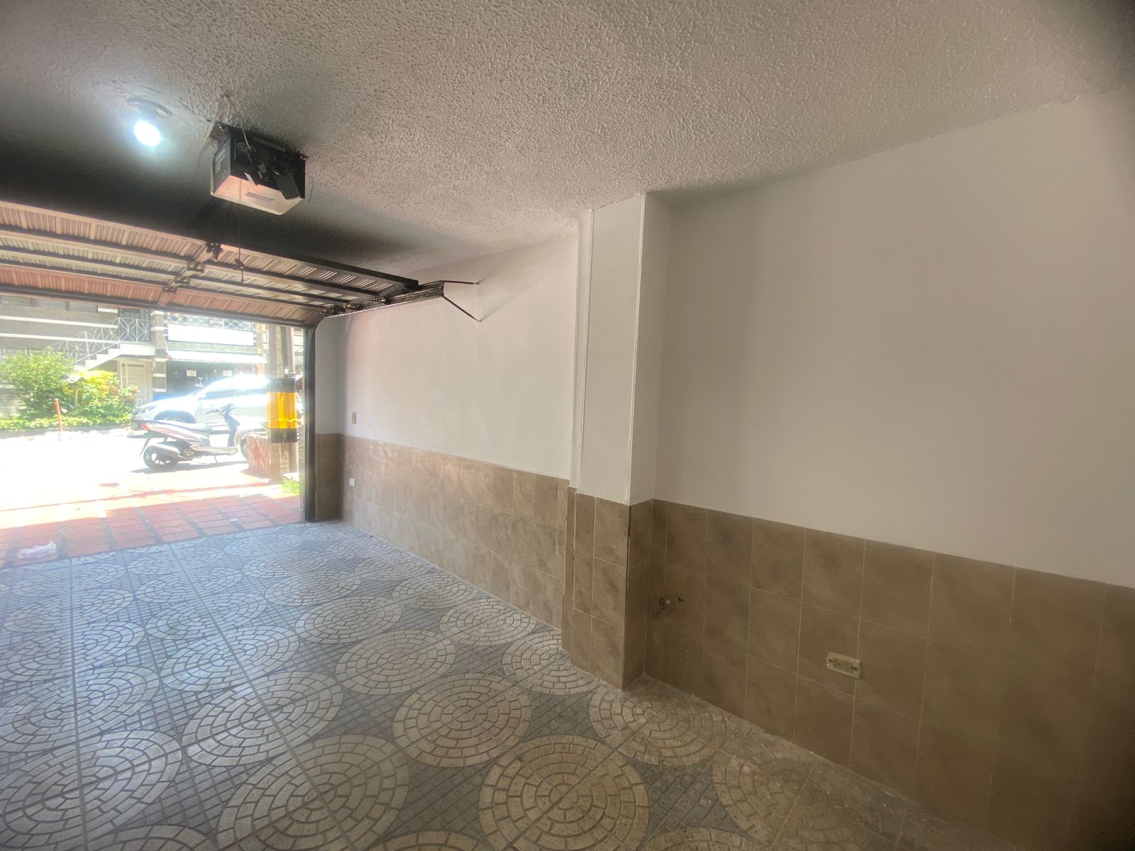 Amplia Casa para Arriendo en Belén San Bernardo, Medellín