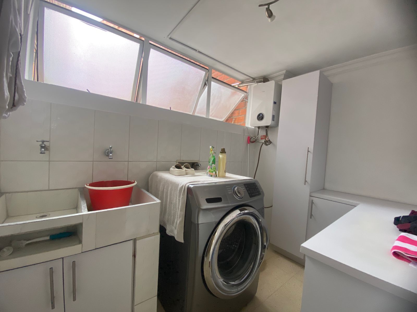 Se Arrienda Apartamento Amplio en Laureles Medellín