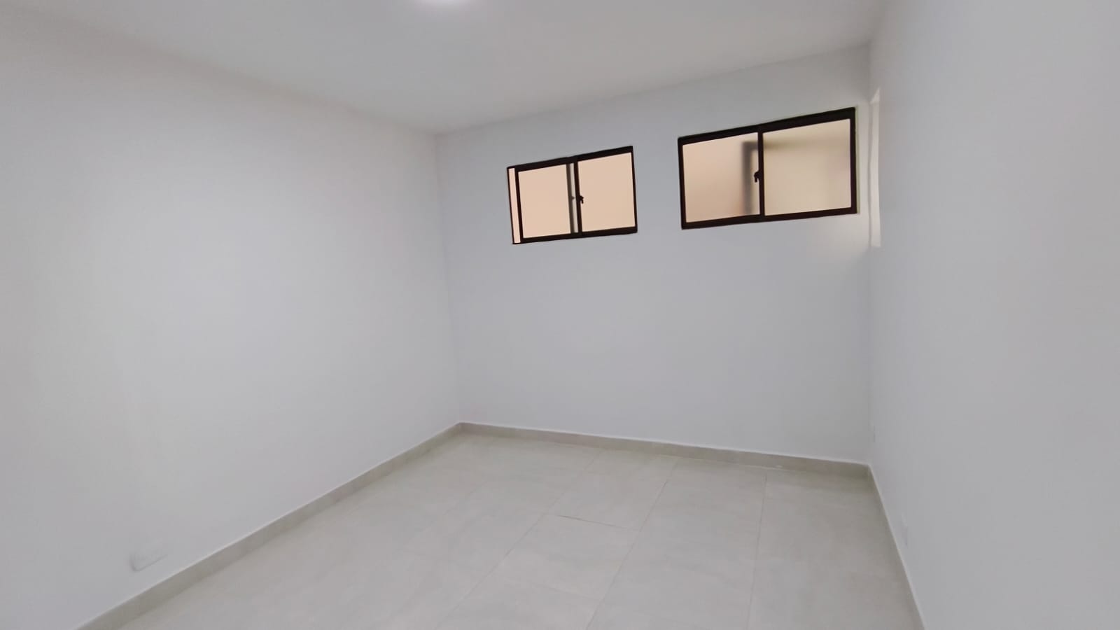 Se Arrienda Casa en Primer Piso en la Castellana, Medellín