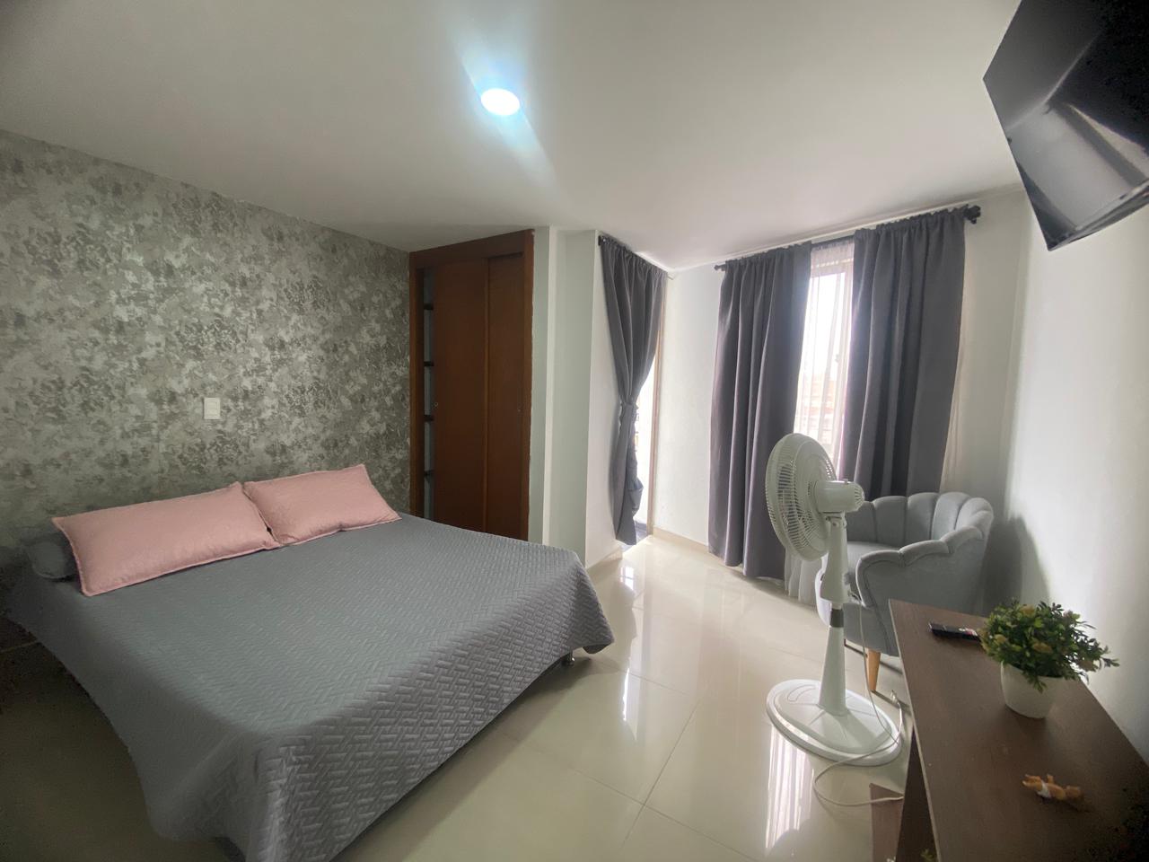 Amplio Apartamento Amoblado para Arriendo en La America, Medellín