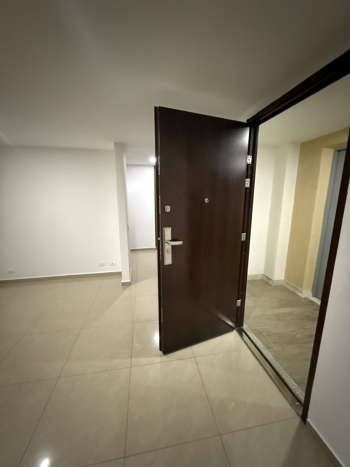 Se Arrienda Apartamento En La Castellana, Medellín