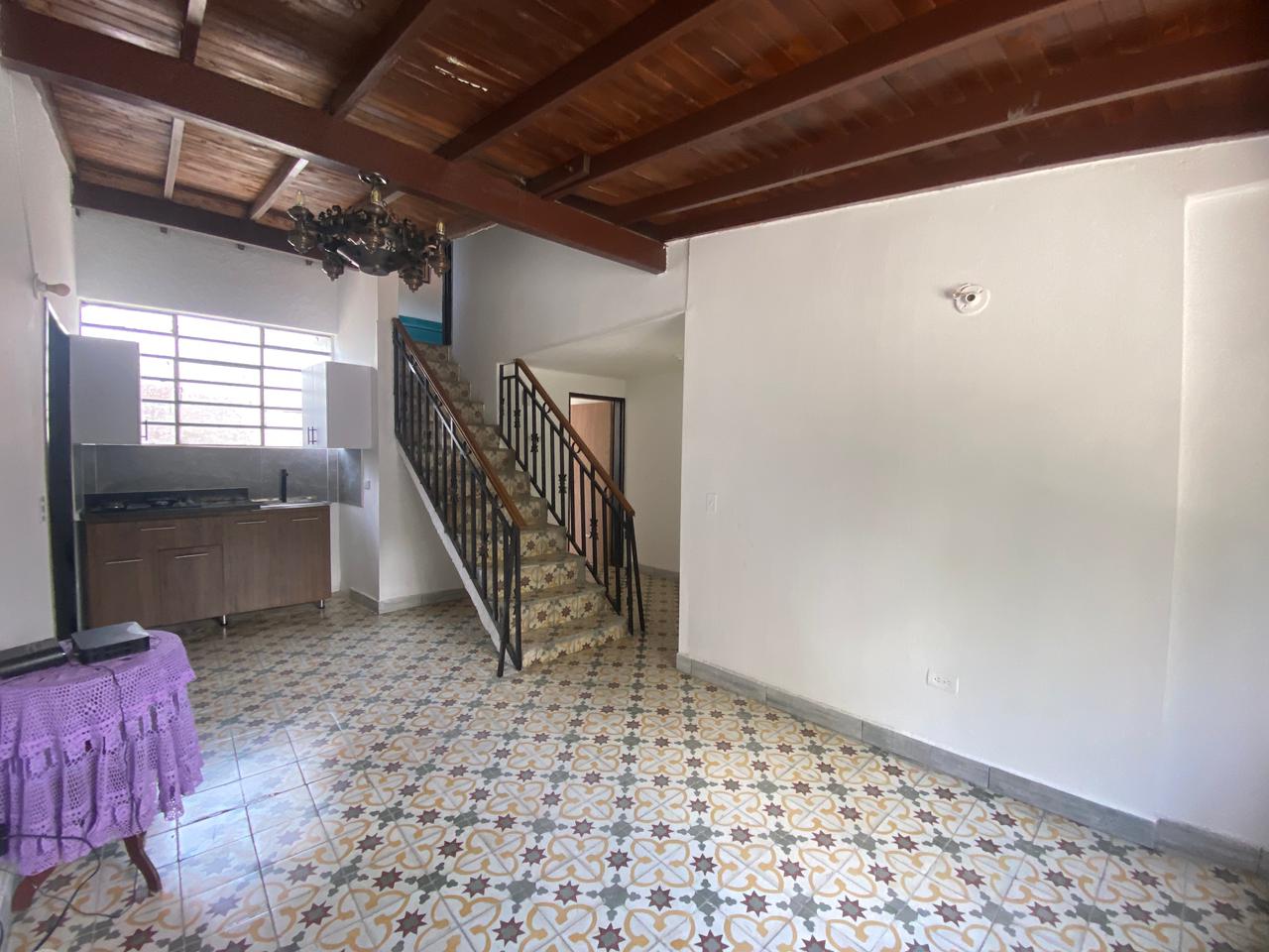 Amplia Casa para Arriendo en Buenos Aires, Medellín