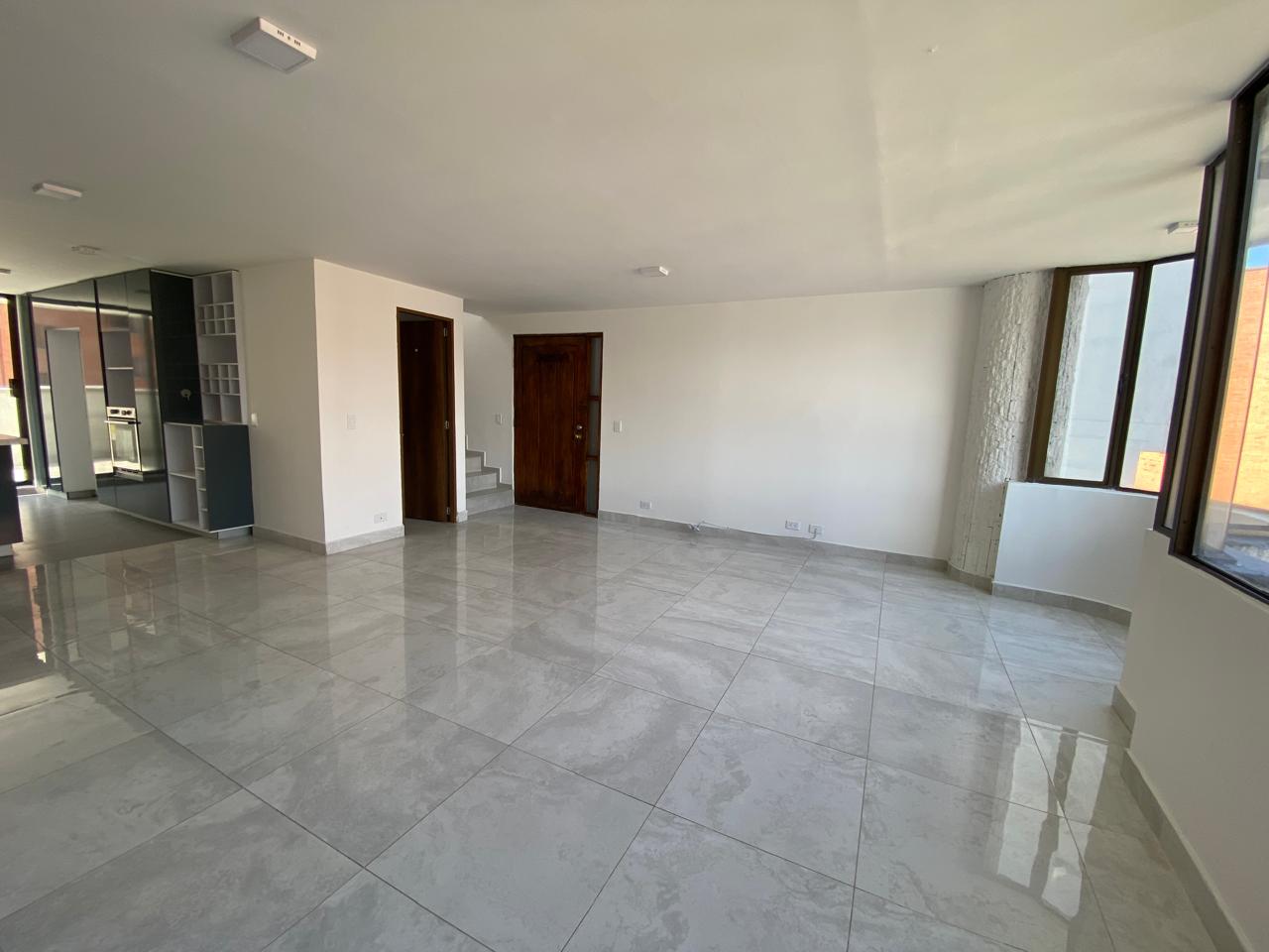 Penthouse Moderno para Arriendo en Laureles, Medellín