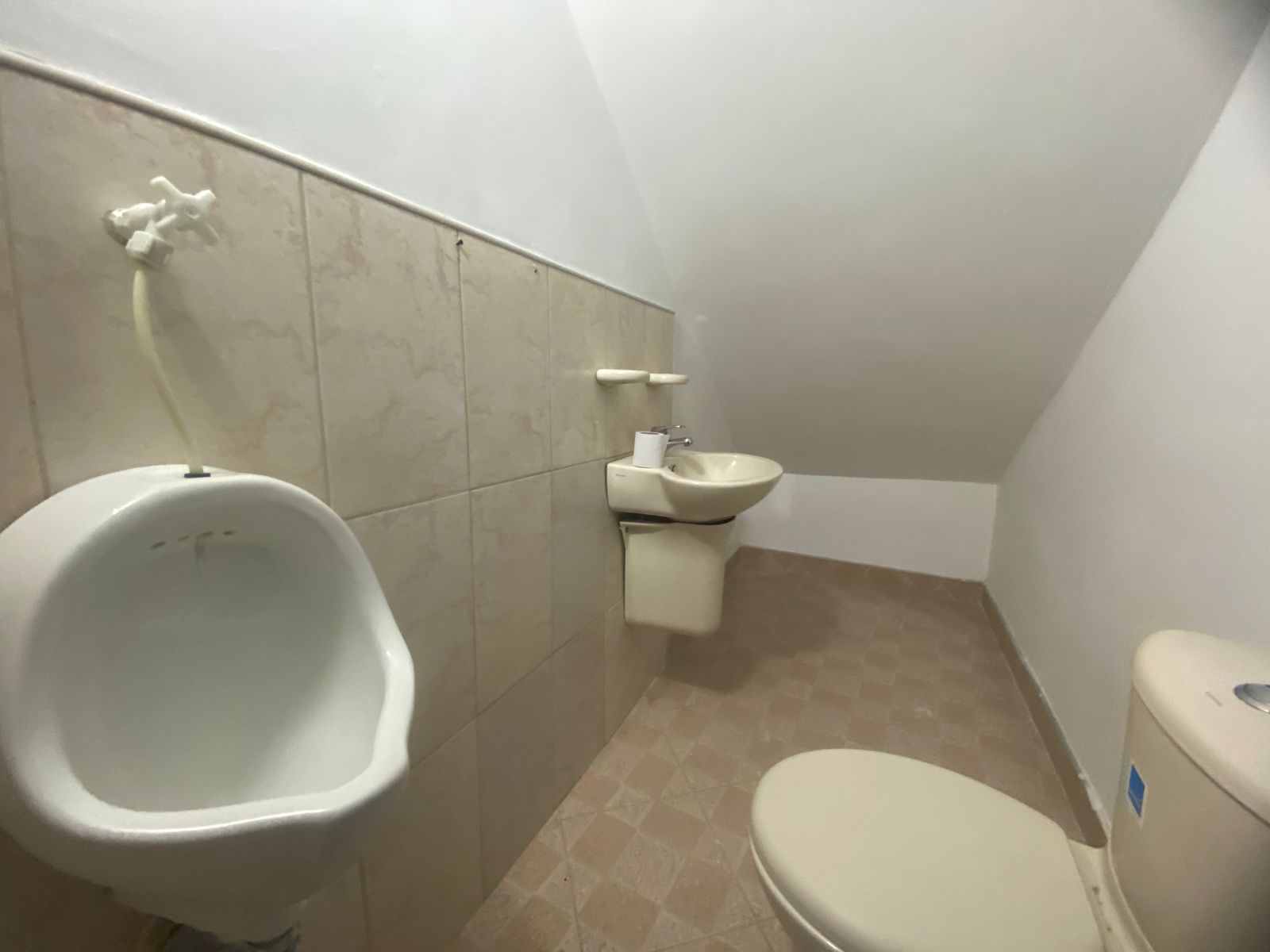 Amplia Oficina para Arriendo en Suramericana, Medellín