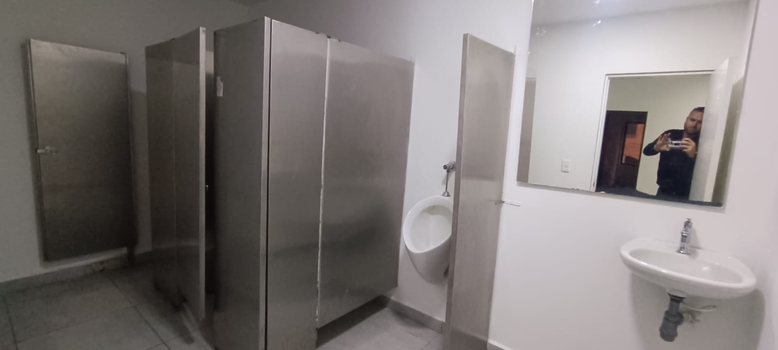 Se Arrienda Local en Carlos E Restrepo, Medellín