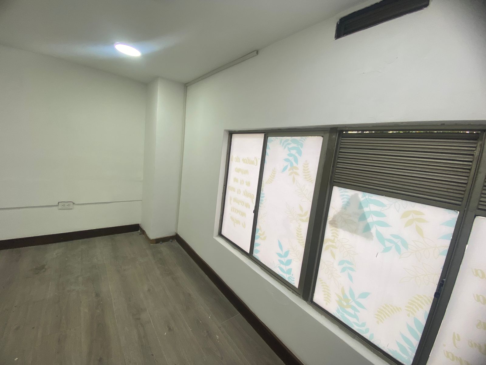 Local Comercial Para Arriendo en Los Colores, Medellín