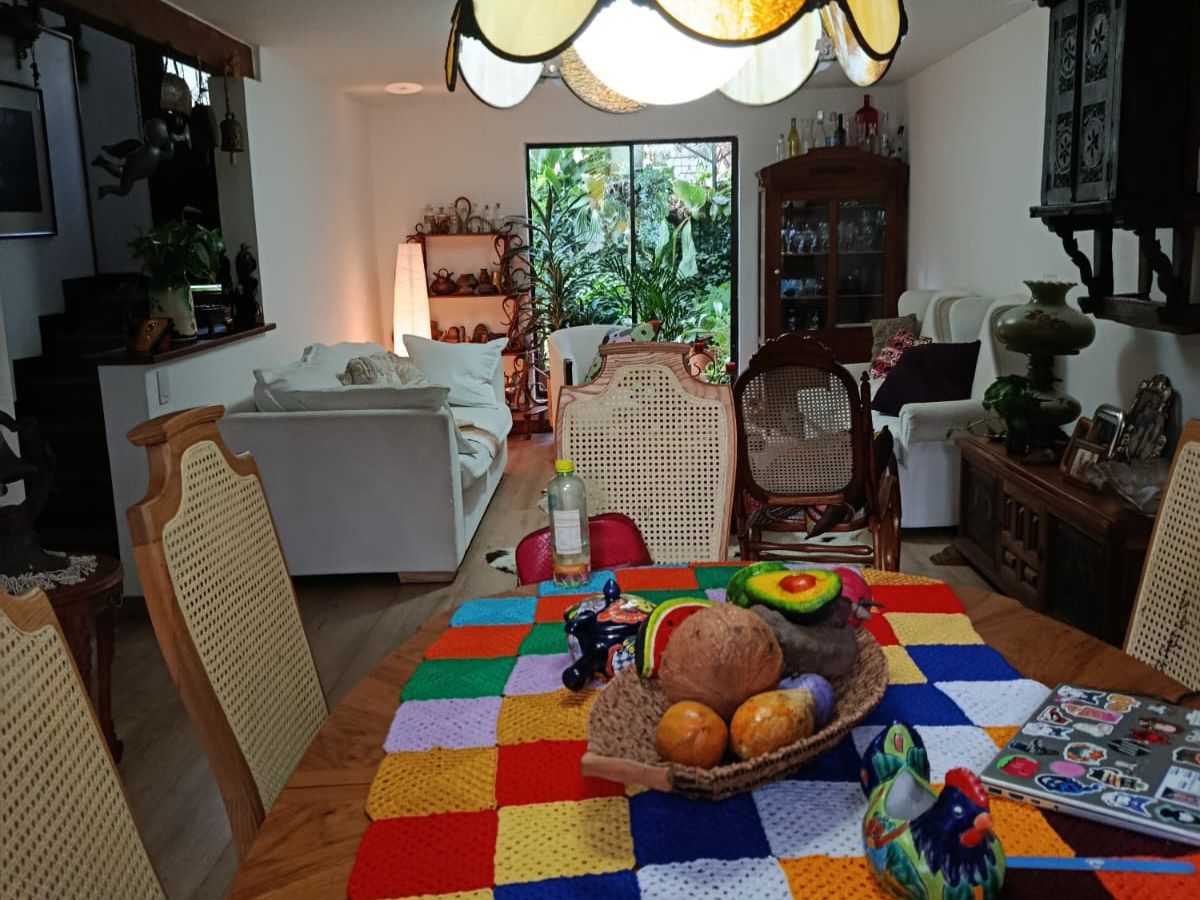 Casa en Venta en Loma de Las Brujas, Envigado – Ubicación Privilegiada