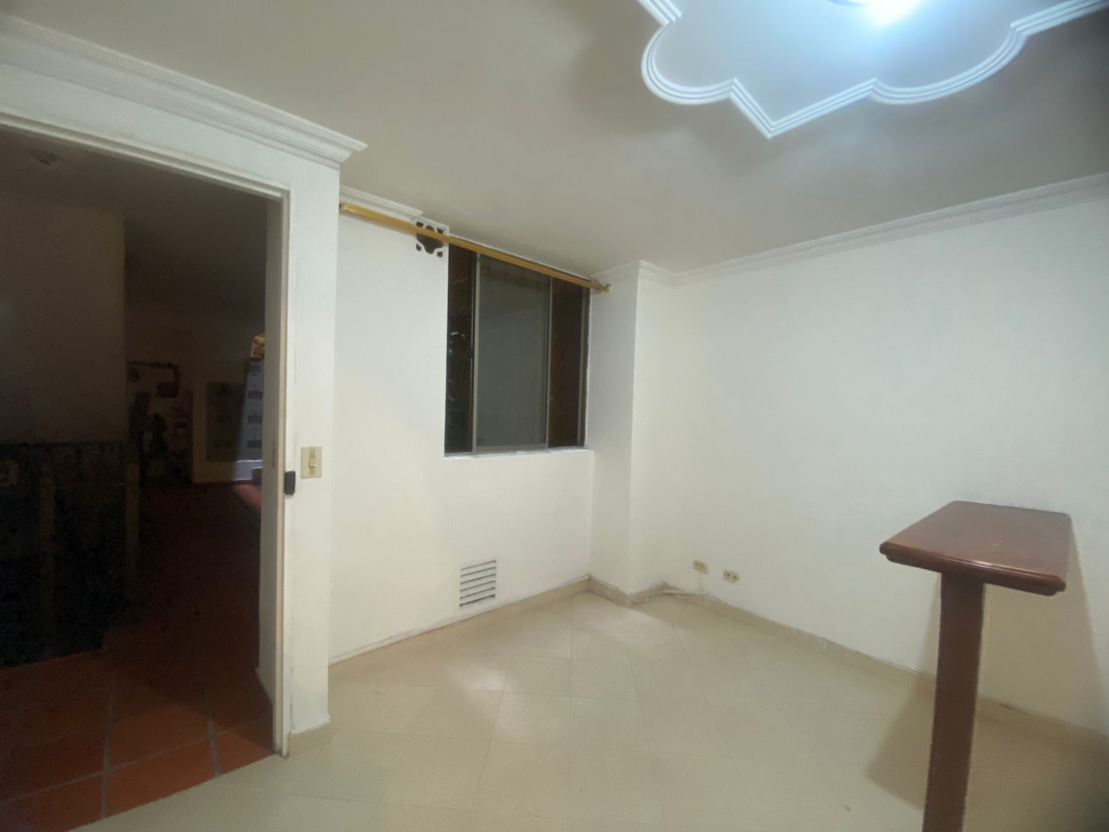 Comodo Apartaestudio para Arriendo en Barrio Cristobal, Medellín
