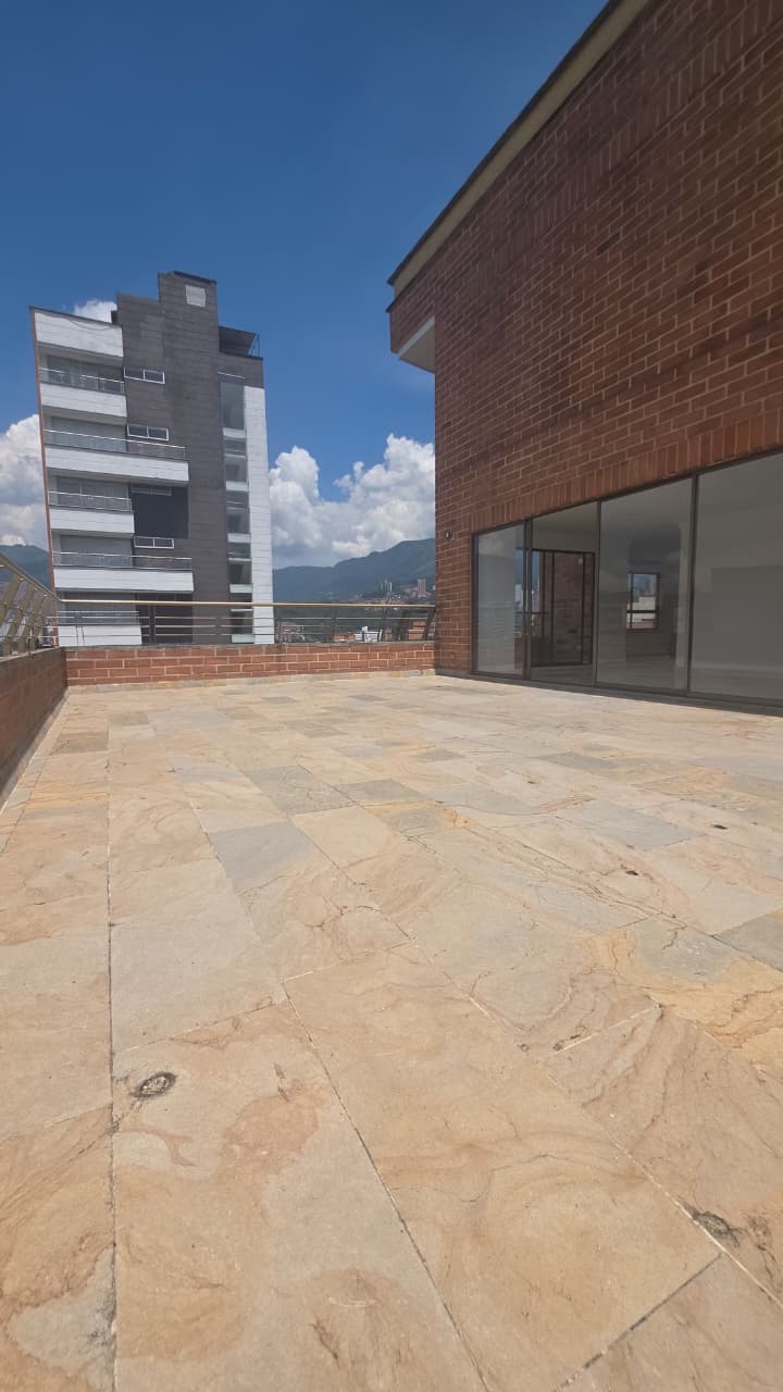 Se Vende Penhouse Duplex en Conquistadores, Medellín