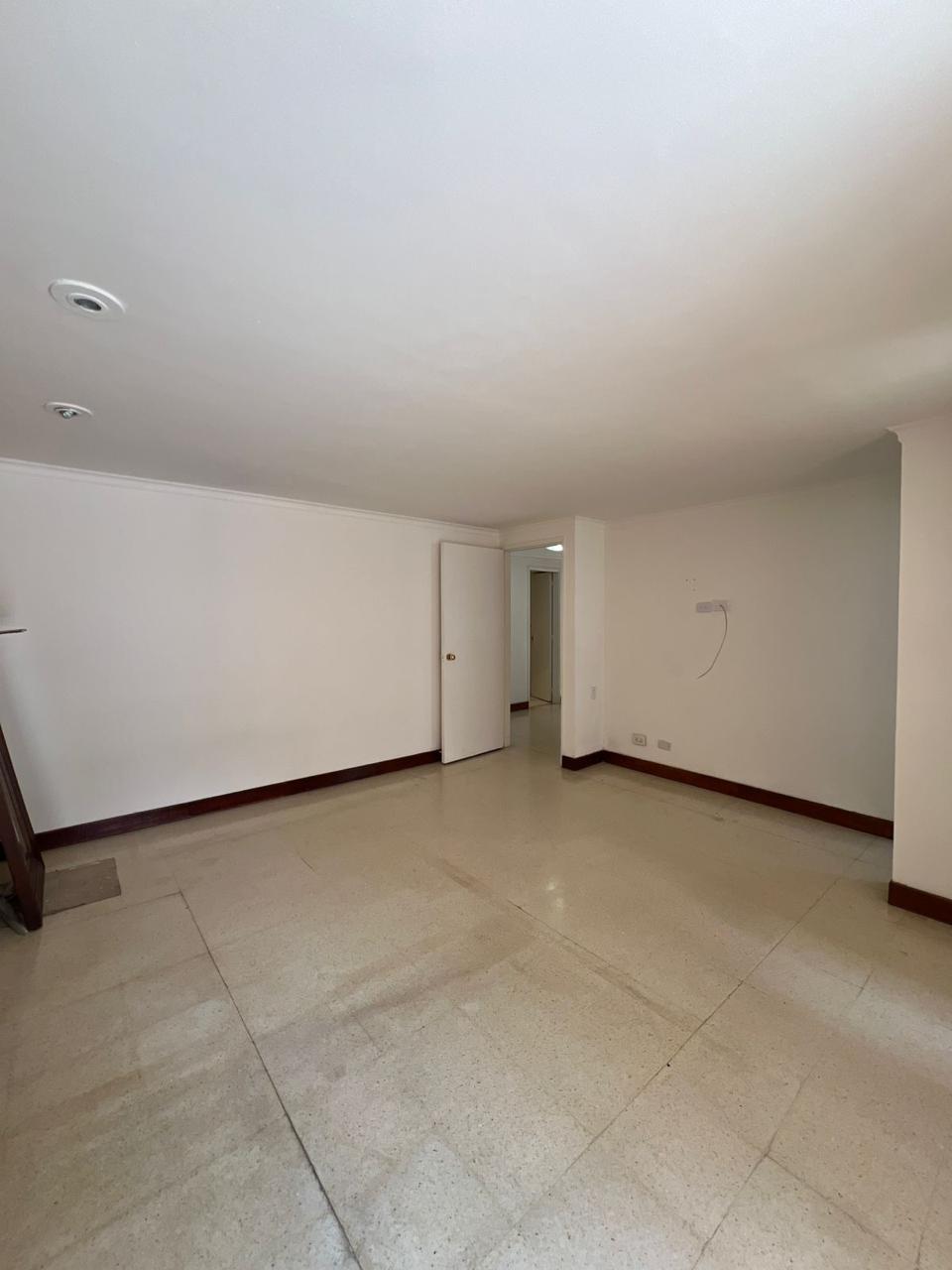 Se Arrienda Apartamento Amplio en Laureles Medellín