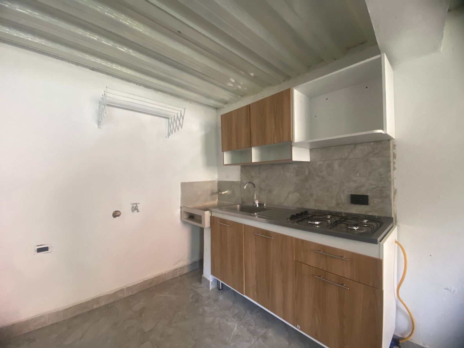 Amplio Apartaestudio para Arriendo en San Cristobal, Medellín