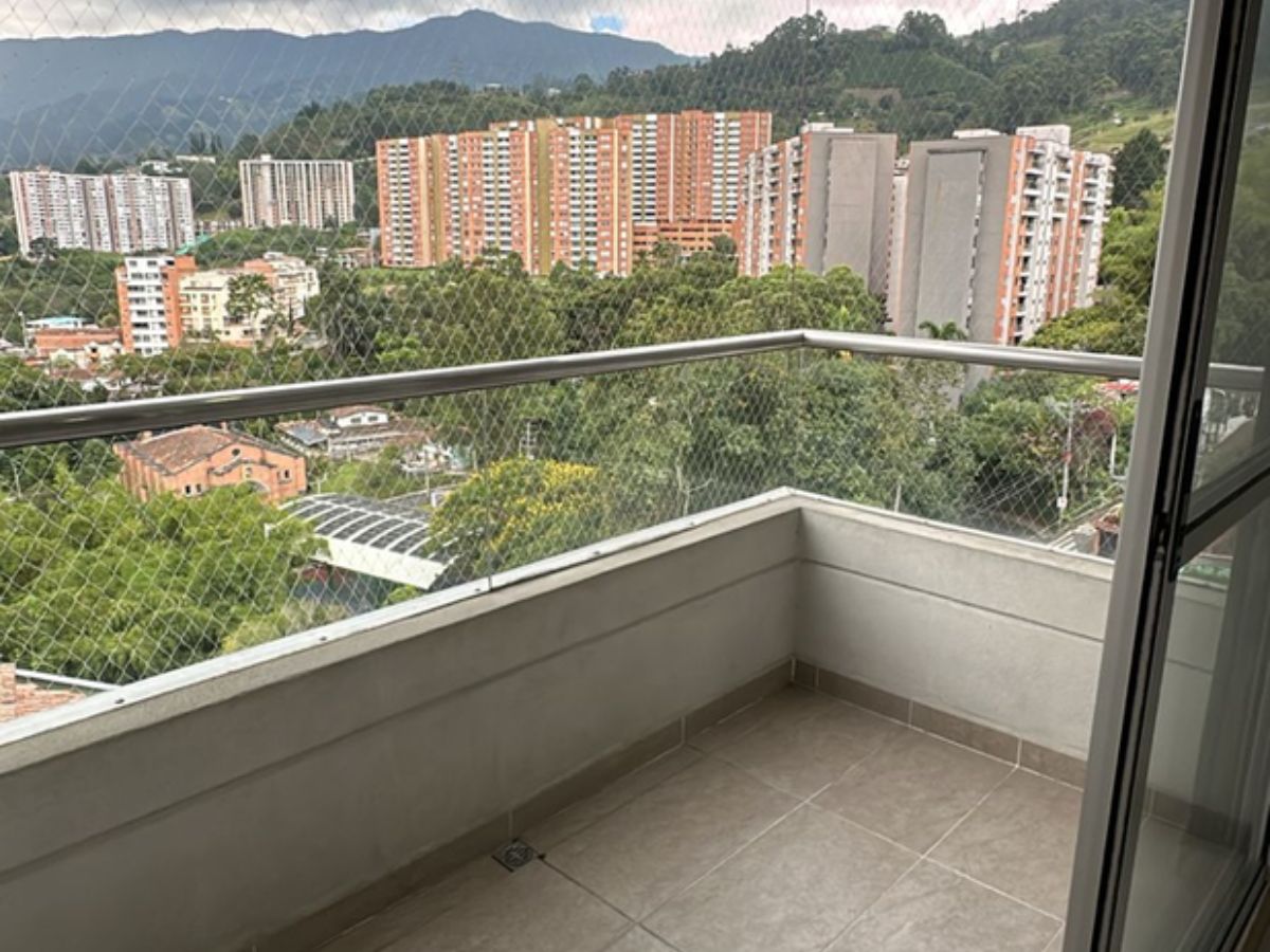 Apartamento en Venta Aluna Envigado | Parqueadero y Cuarto Útil