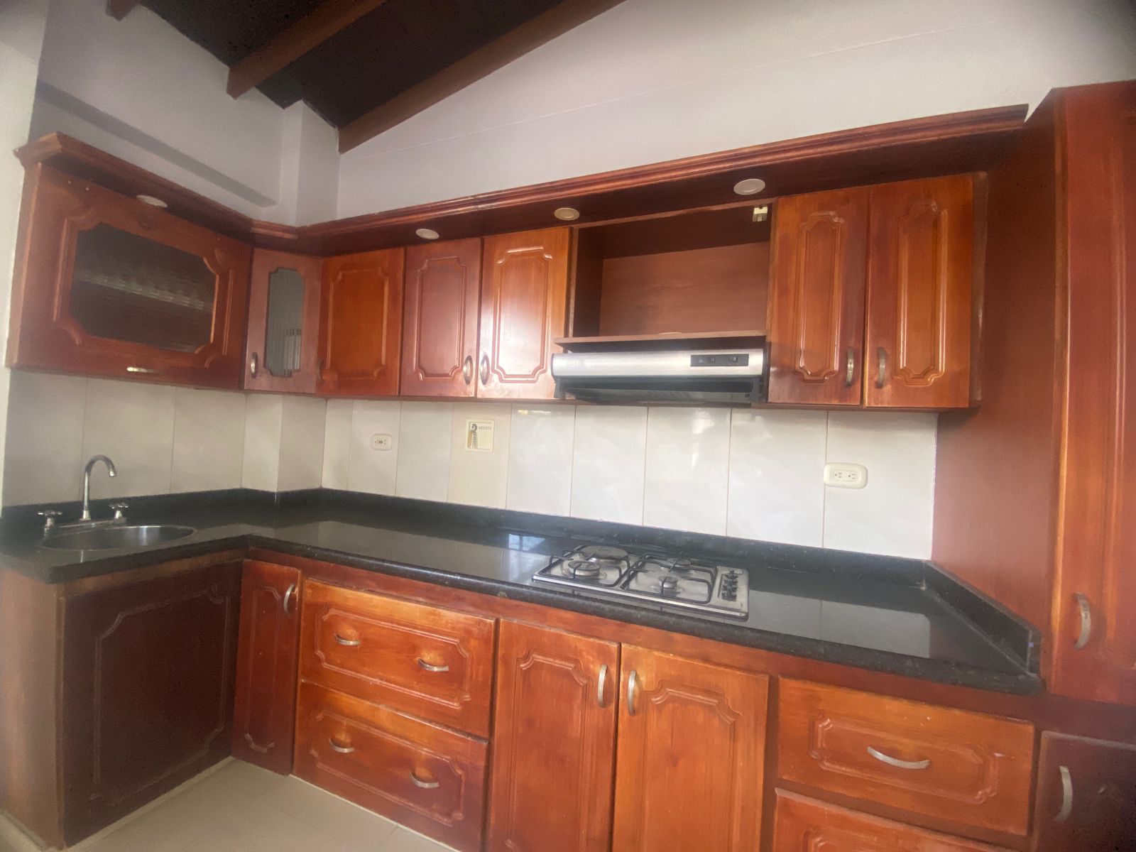Iluminado Apartamento para Arriendo en Laureles, Estadio, Medellín