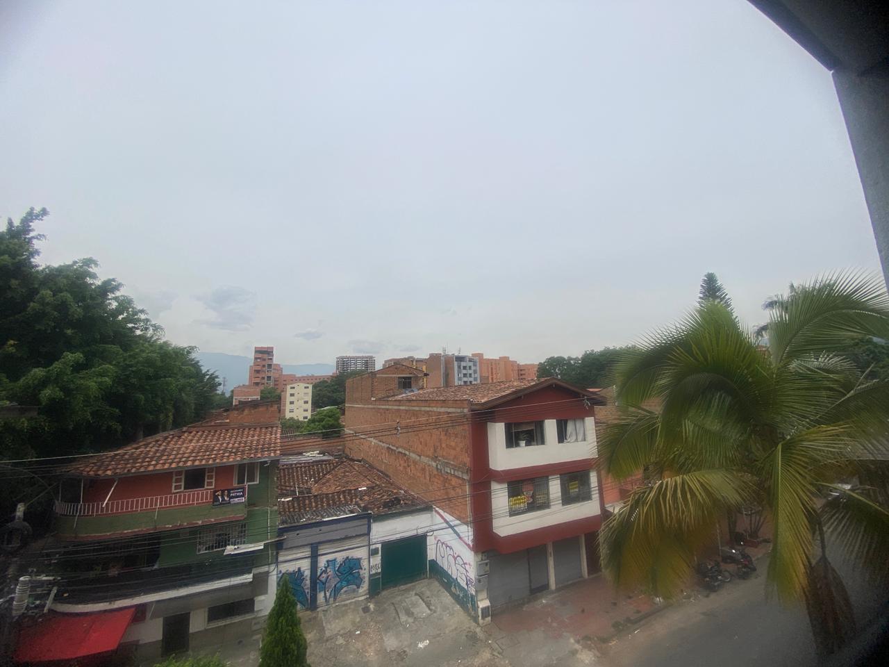 Amplio Apartamento Amoblado para Arriendo en La America, Medellín