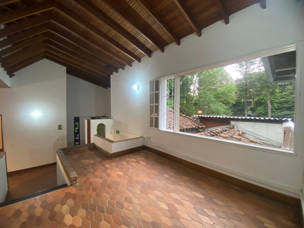 Se Arrienda Casa En El Poblado La Linde