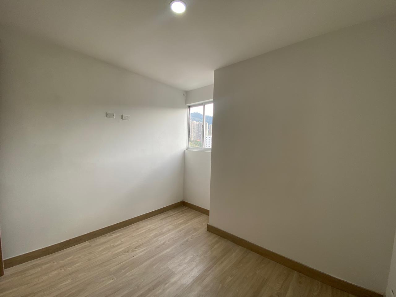 Amplio Apartamento para Arriendo en Sabaneta, Medellín