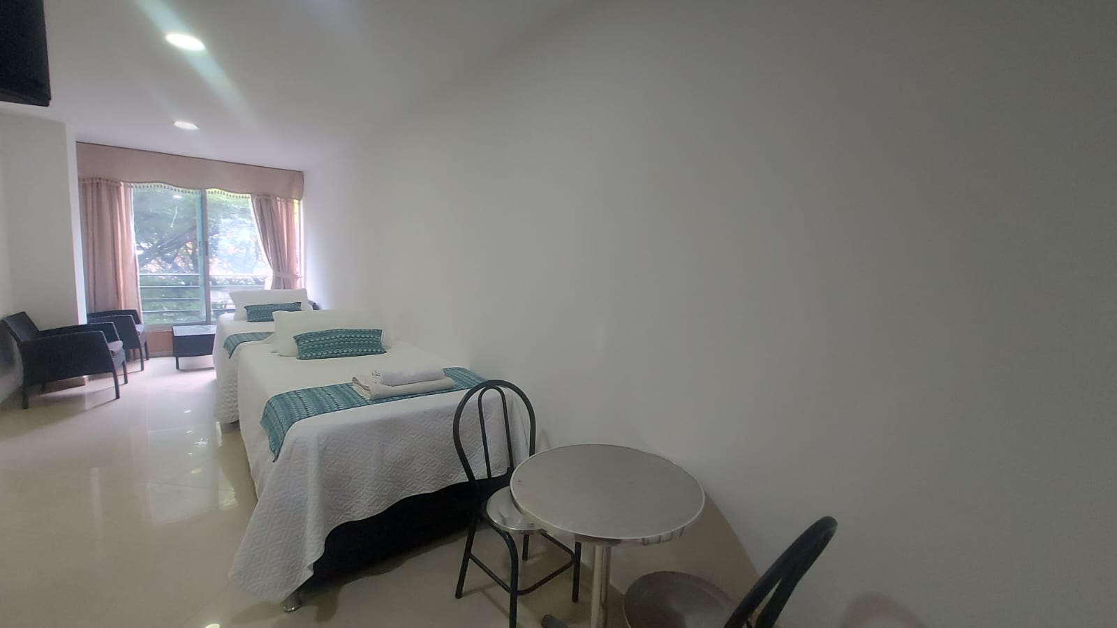 Apartaestudios para Arriendo con Servicios Incluidos en Suramericana