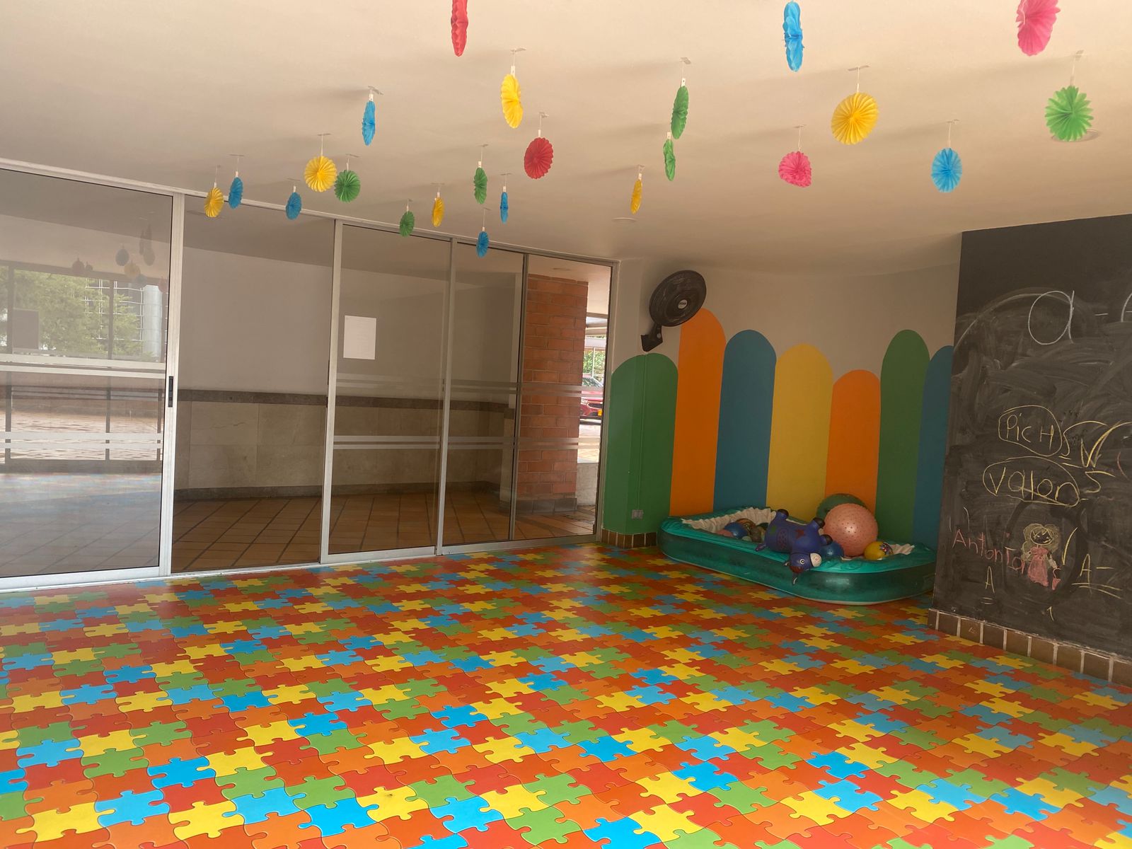 Apartamento con Excelentes Acabados para Arriendo en Poblado, Medellín